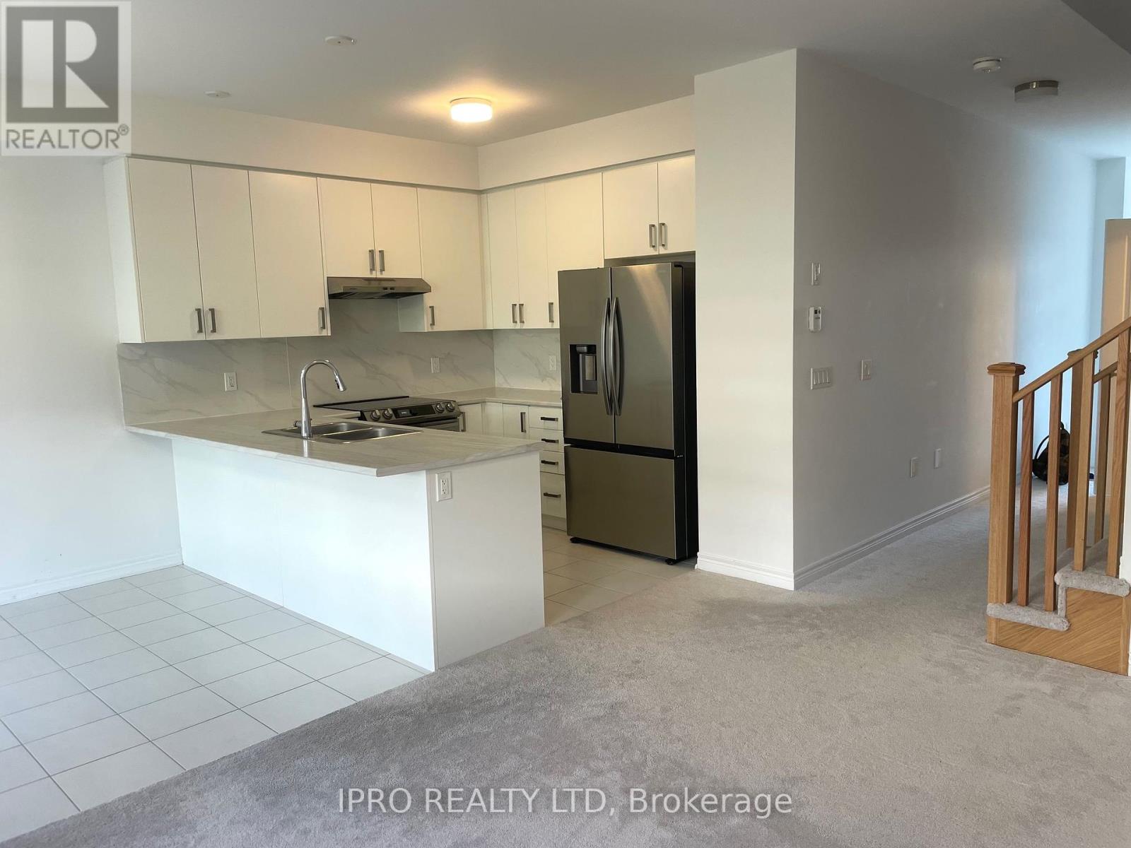 48 Edminston Drive, Centre Wellington (Fergus), Ontario  N1M 0J1 - Photo 3 - X12214336
