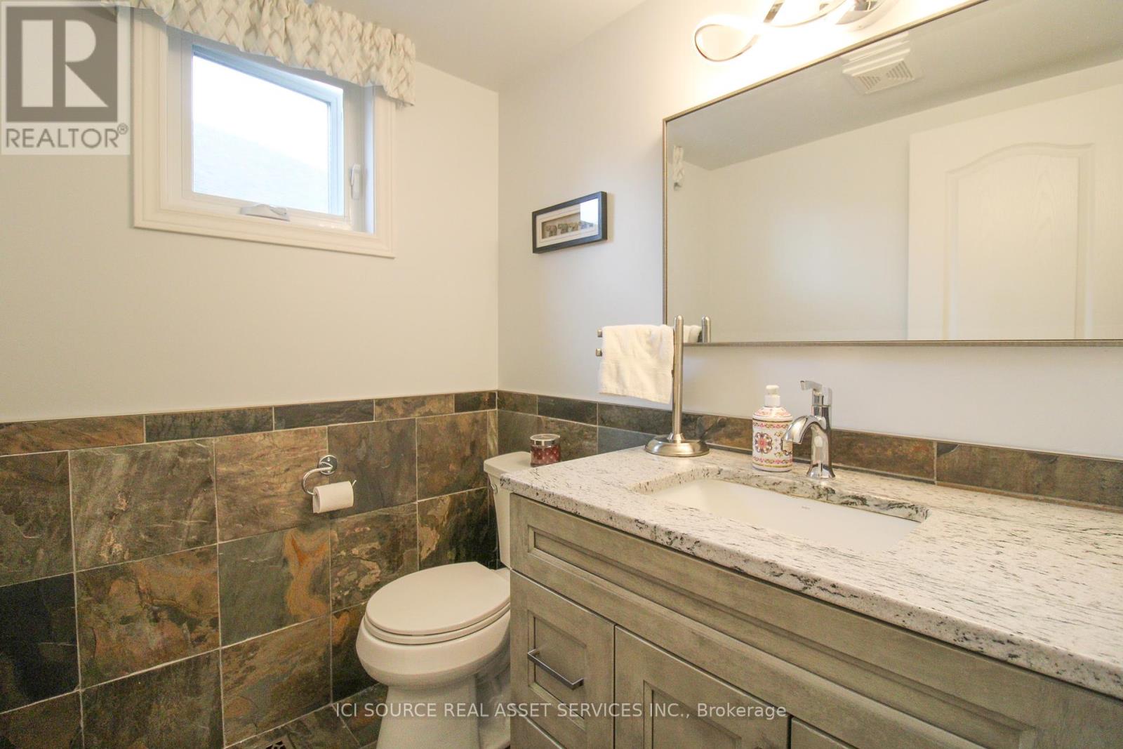 260 O'dette Road, Peterborough West, Ontario  K9K 2N8 - Photo 5 - X12216371
