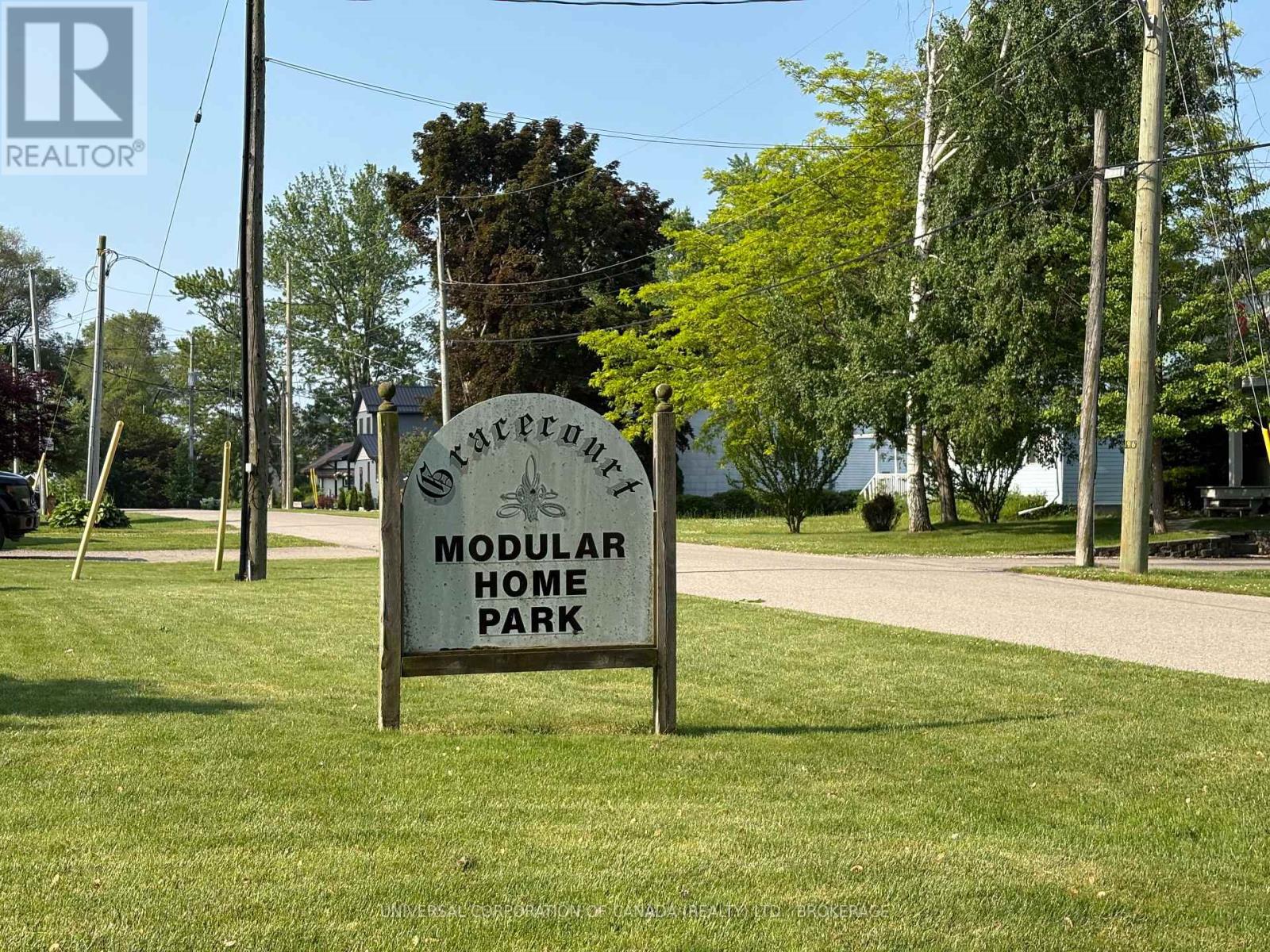 12 Elizabeth Street, Bayham (Port Burwell), Ontario  N0J 1T0 - Photo 1 - X12216921