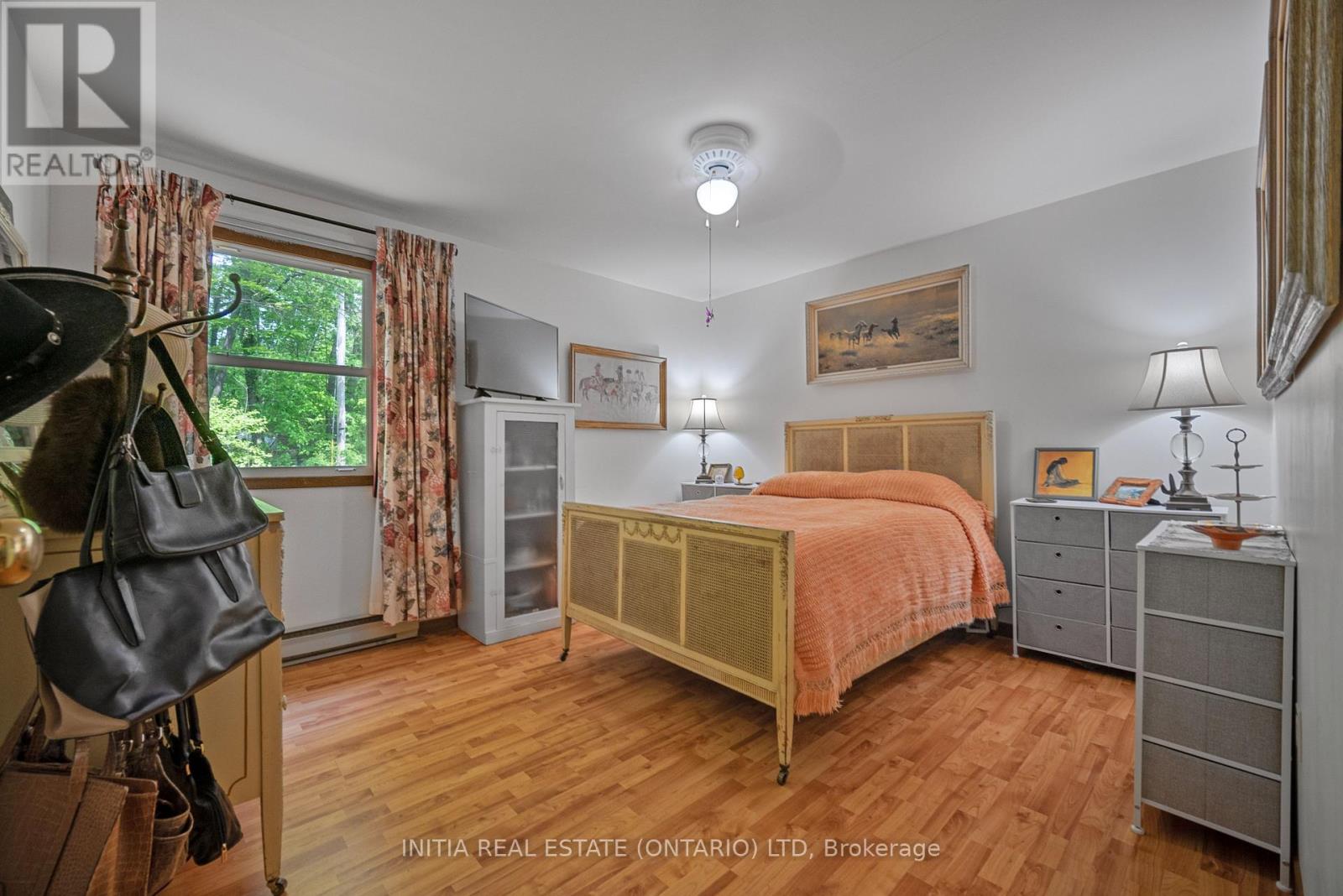 6078 Danbea Lane, Lambton Shores (Kettle Point), Ontario  N0N 1J1 - Photo 10 - X12216984
