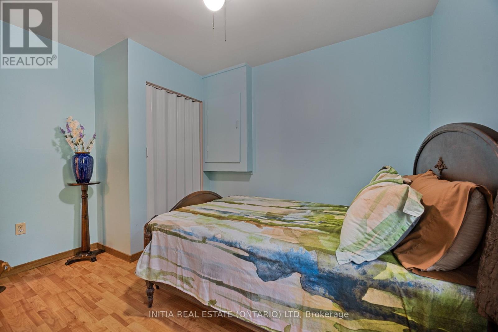 6078 Danbea Lane, Lambton Shores (Kettle Point), Ontario  N0N 1J1 - Photo 14 - X12216984