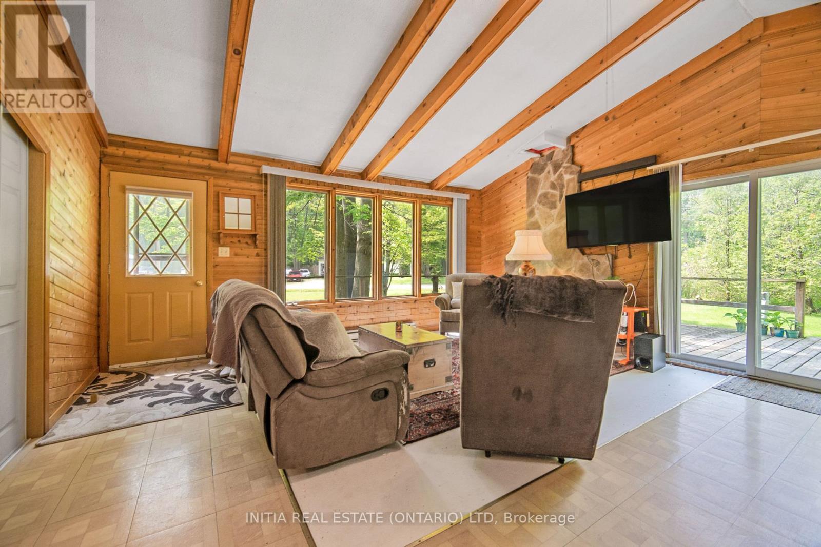 6078 Danbea Lane, Lambton Shores (Kettle Point), Ontario  N0N 1J1 - Photo 4 - X12216984