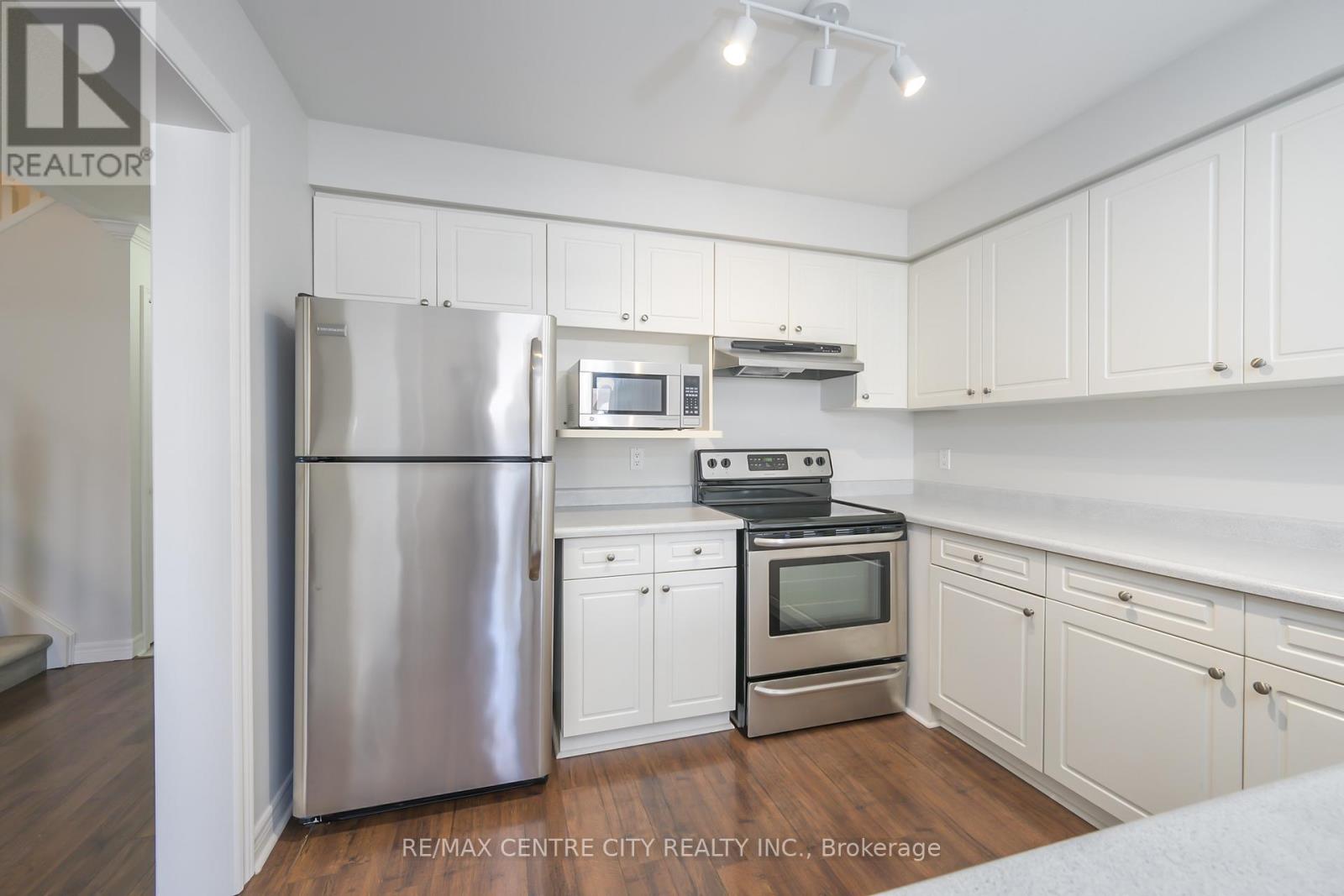 3 - 1015 Farnham Road, London South (South M), Ontario  N6K 1S3 - Photo 14 - X12217001
