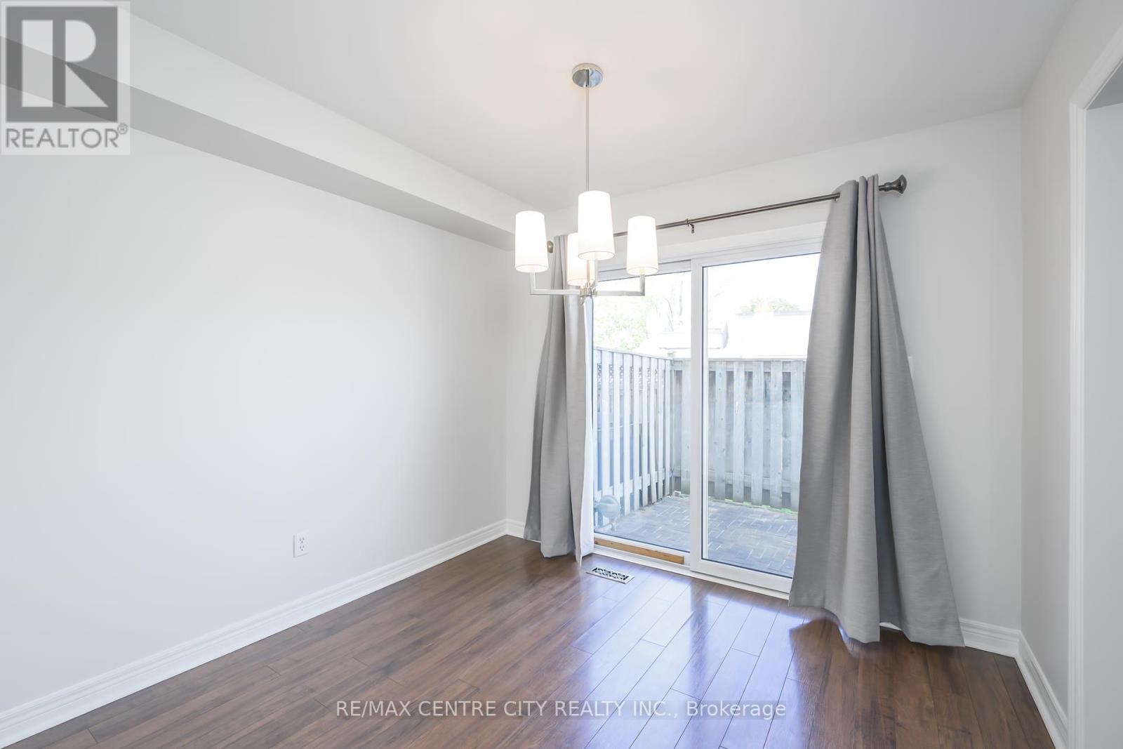 3 - 1015 Farnham Road, London South (South M), Ontario  N6K 1S3 - Photo 16 - X12217001