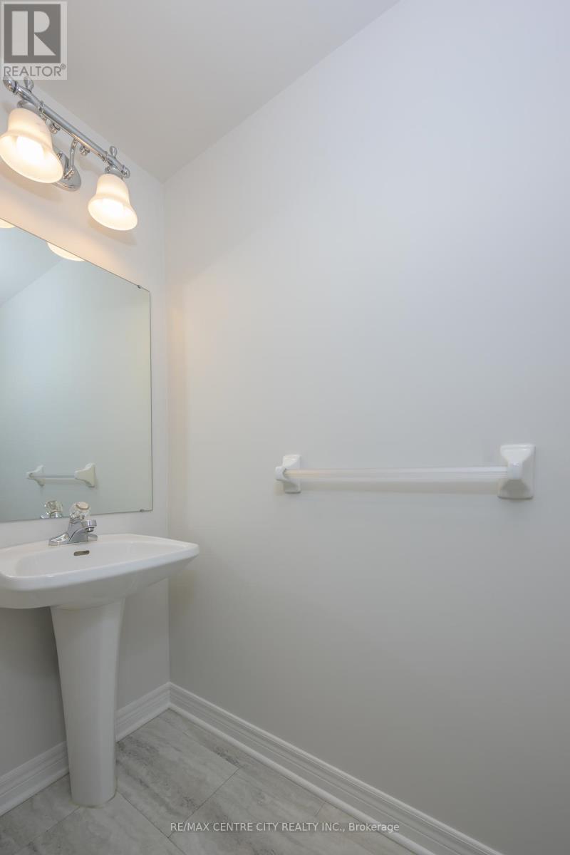 3 - 1015 Farnham Road, London South (South M), Ontario  N6K 1S3 - Photo 17 - X12217001