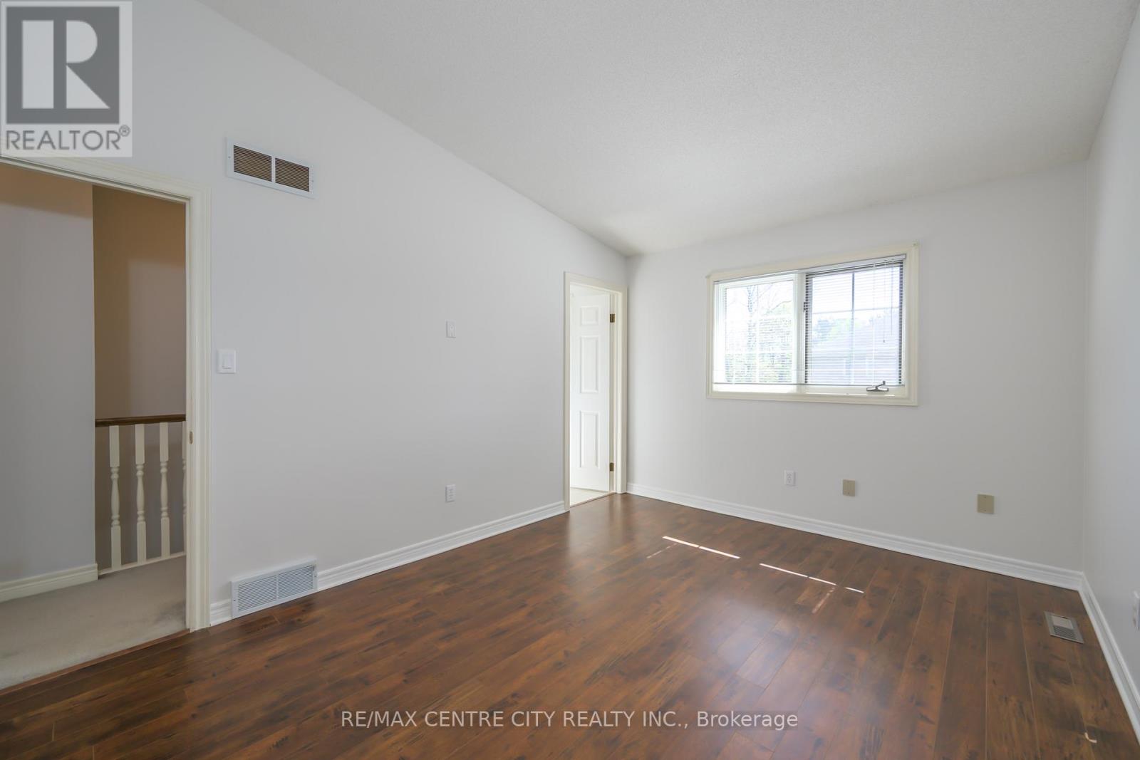 3 - 1015 Farnham Road, London South (South M), Ontario  N6K 1S3 - Photo 18 - X12217001