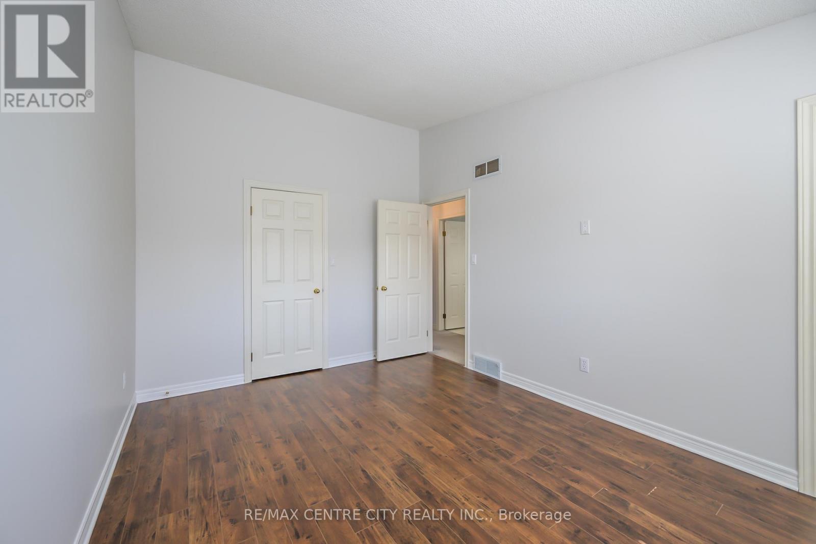3 - 1015 Farnham Road, London South (South M), Ontario  N6K 1S3 - Photo 19 - X12217001