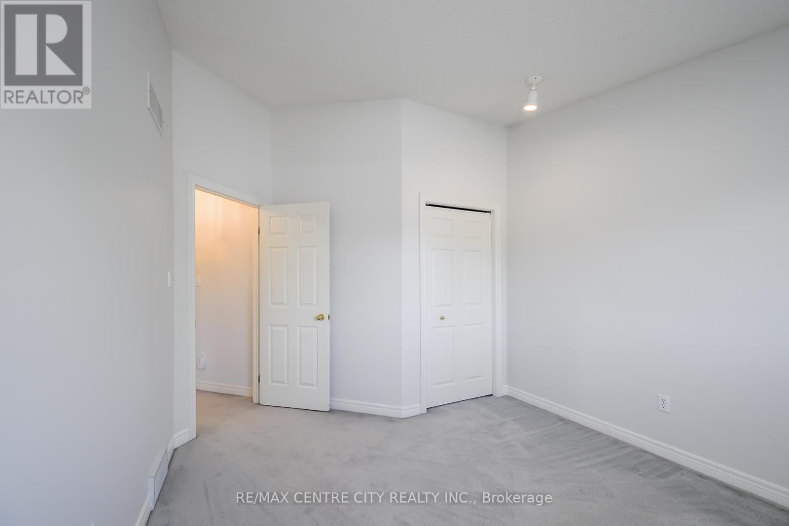 3 - 1015 Farnham Road, London South (South M), Ontario  N6K 1S3 - Photo 23 - X12217001