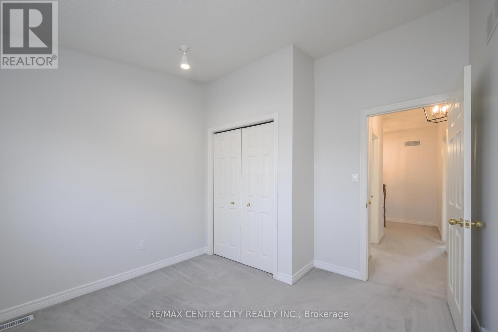 3 - 1015 Farnham Road, London South (South M), Ontario  N6K 1S3 - Photo 25 - X12217001