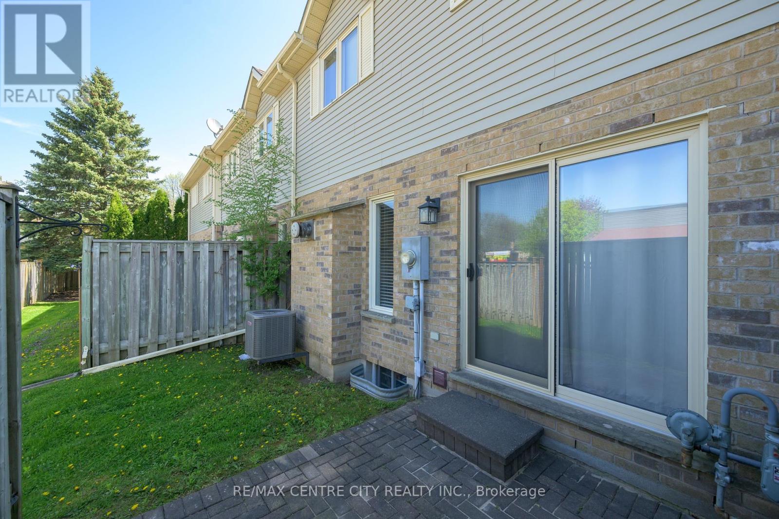 3 - 1015 Farnham Road, London South (South M), Ontario  N6K 1S3 - Photo 7 - X12217001