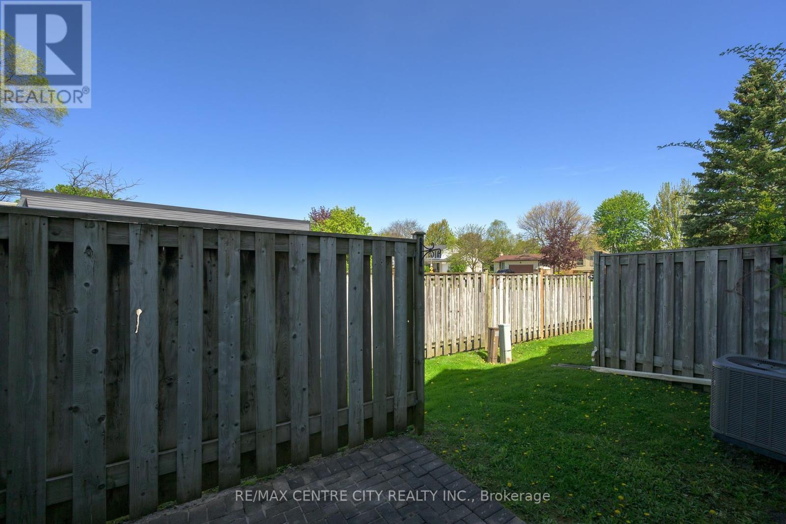 3 - 1015 Farnham Road, London South (South M), Ontario  N6K 1S3 - Photo 8 - X12217001