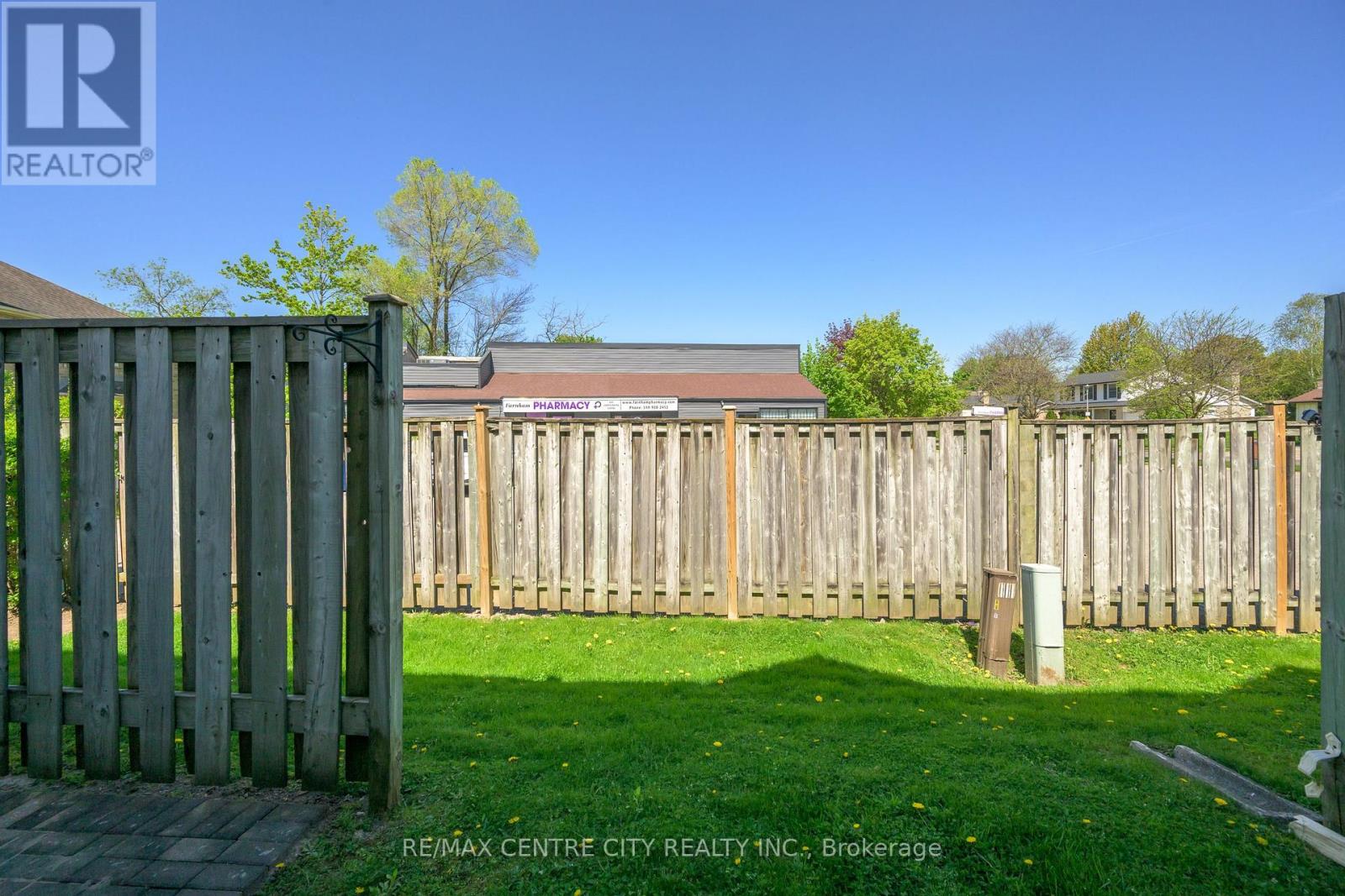 3 - 1015 Farnham Road, London South (South M), Ontario  N6K 1S3 - Photo 9 - X12217001