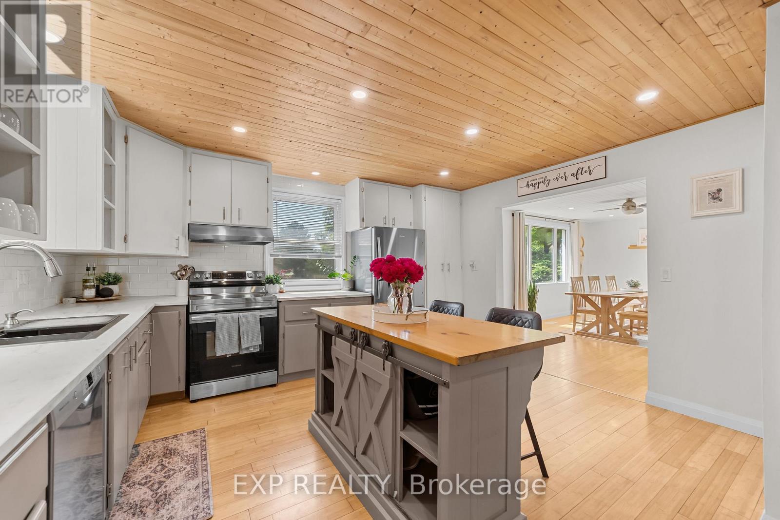 33202 Back Street, Dutton/dunwich (Iona), Ontario  N0L 1P0 - Photo 2 - X12217009
