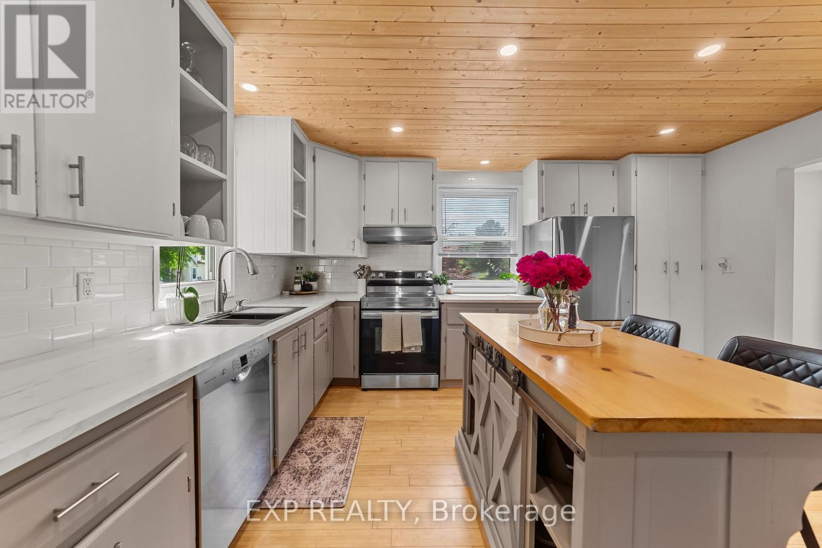 33202 Back Street, Dutton/dunwich (Iona), Ontario  N0L 1P0 - Photo 4 - X12217009
