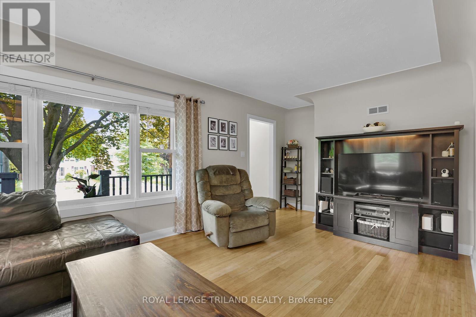 579 Regent Street, London East (East B), Ontario  N5Y 4H7 - Photo 10 - X12217067