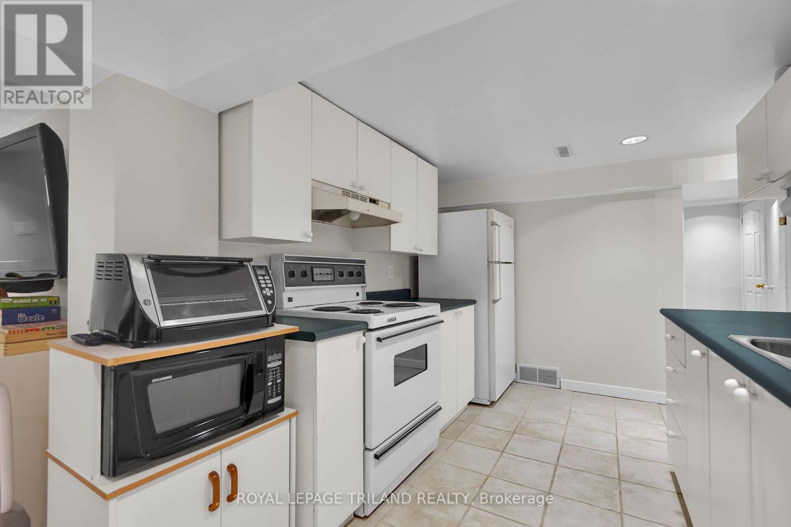 579 Regent Street, London East (East B), Ontario  N5Y 4H7 - Photo 28 - X12217067
