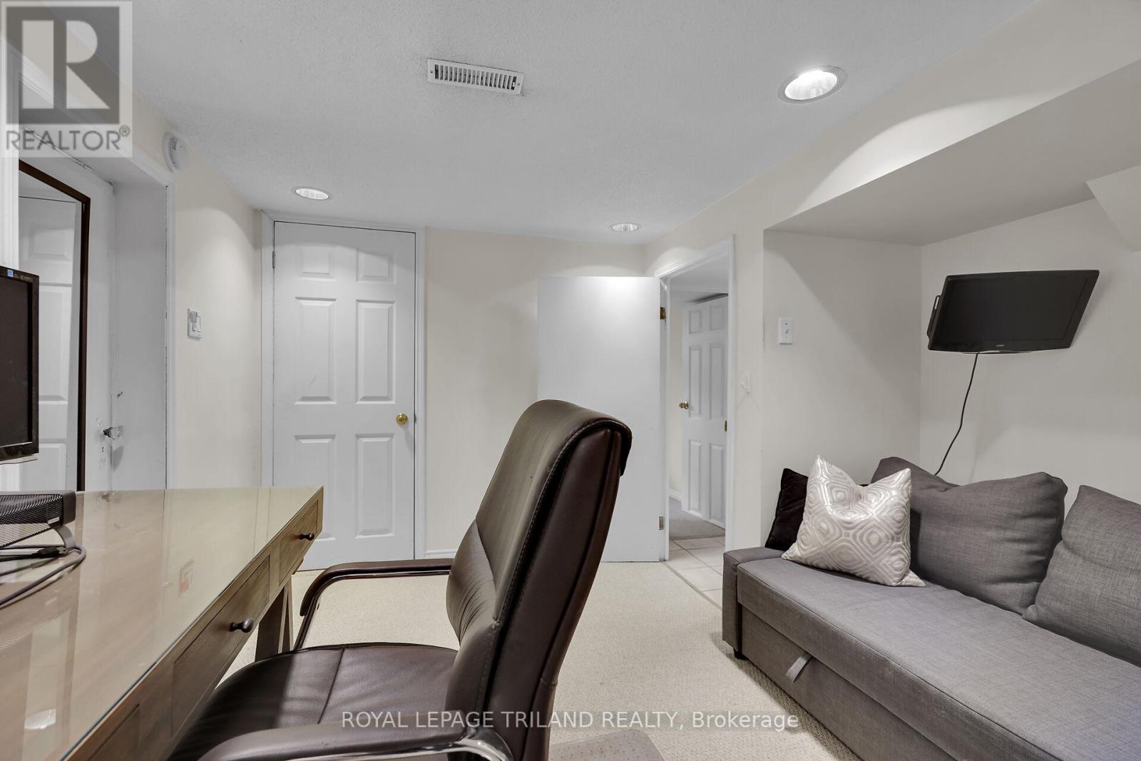 579 Regent Street, London East (East B), Ontario  N5Y 4H7 - Photo 35 - X12217067