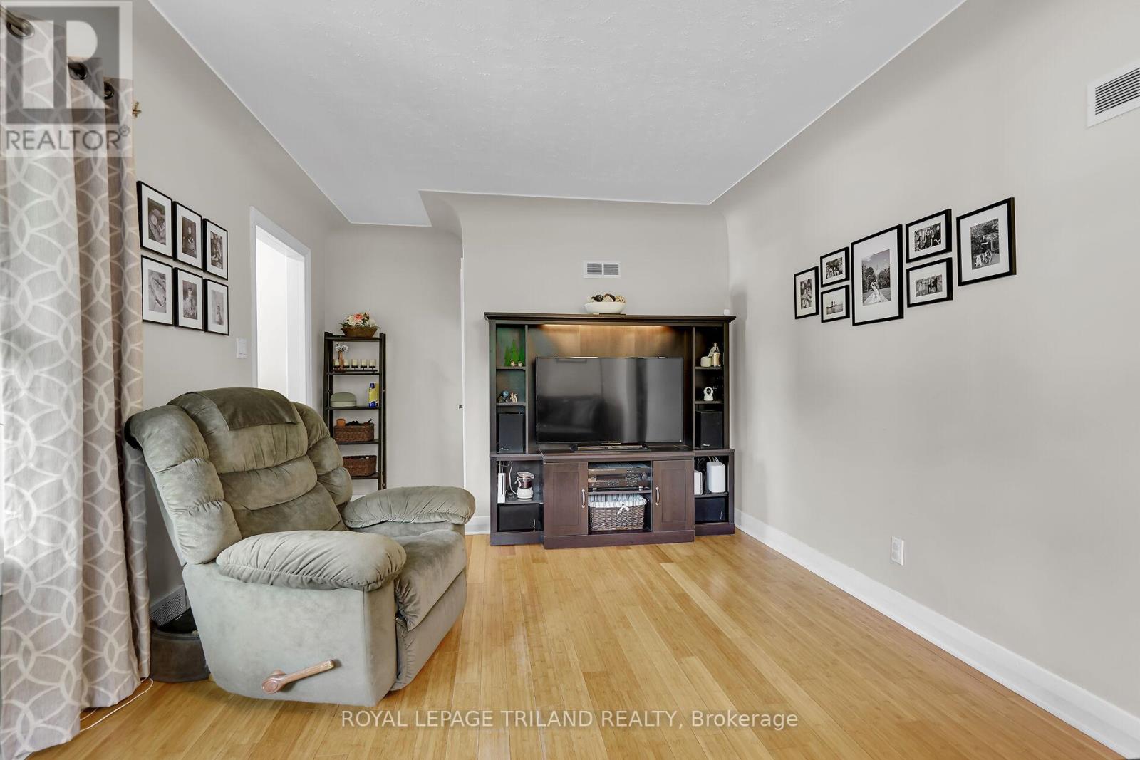 579 Regent Street, London East (East B), Ontario  N5Y 4H7 - Photo 8 - X12217067