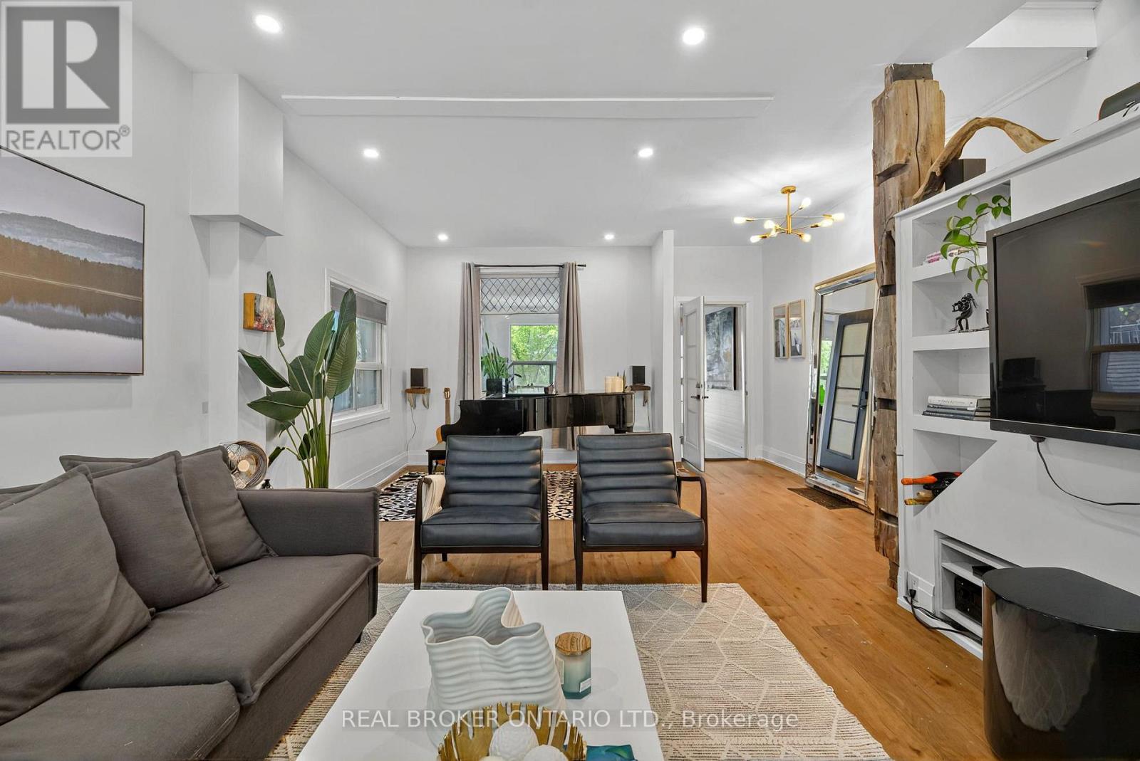 143 Parkmount Road, Toronto, Ontario  M4J 4V3 - Photo 13 - E12200316