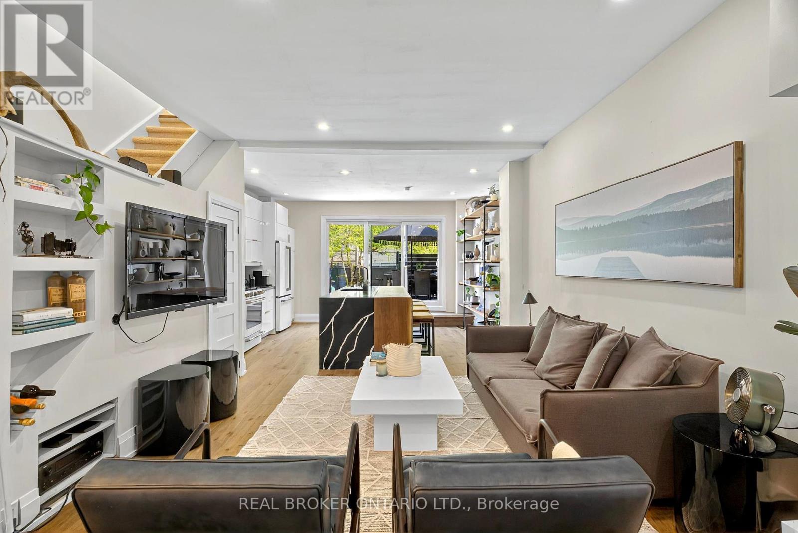 143 Parkmount Road, Toronto, Ontario  M4J 4V3 - Photo 7 - E12200316