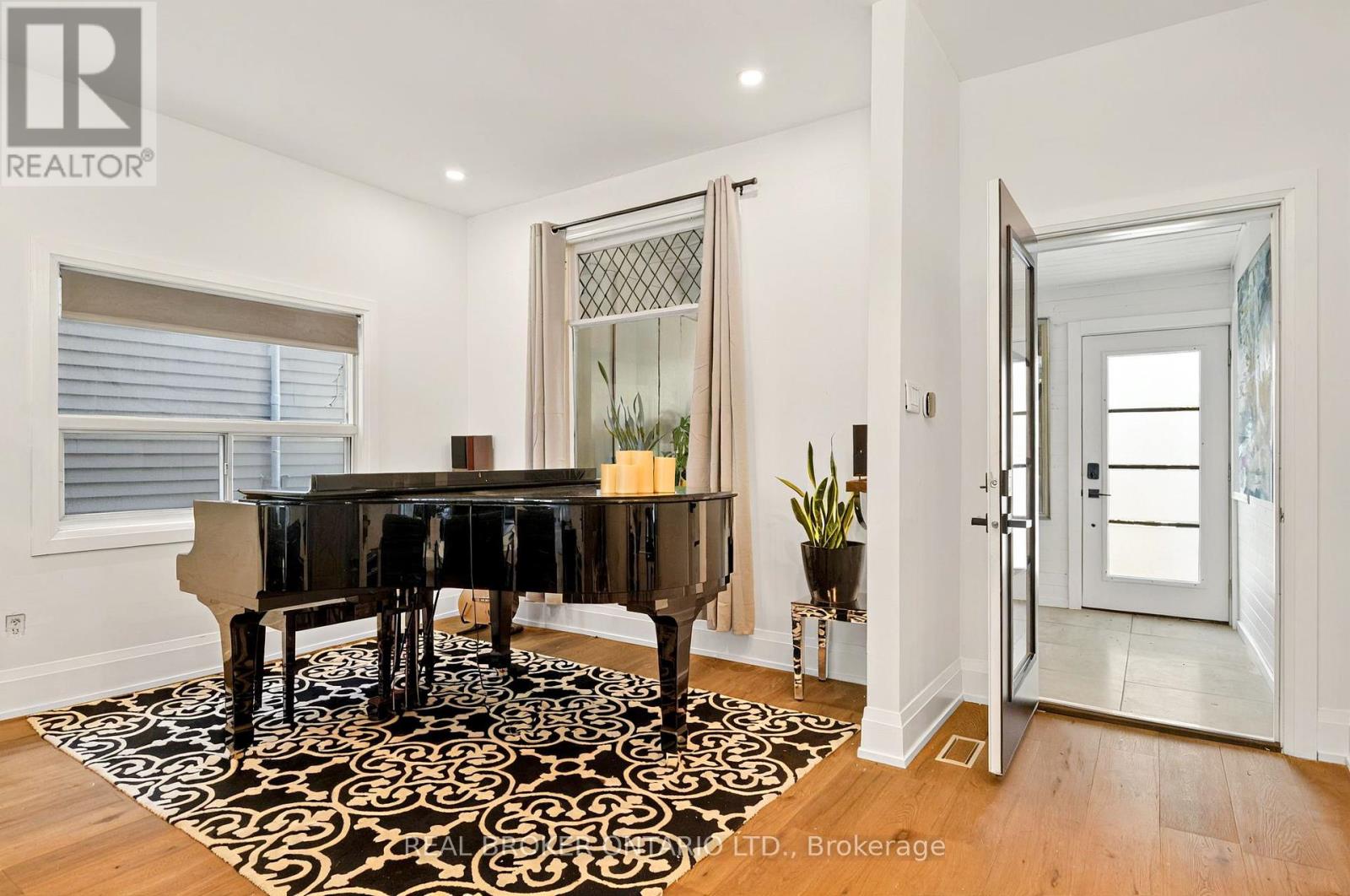 143 Parkmount Road, Toronto, Ontario  M4J 4V3 - Photo 9 - E12200316