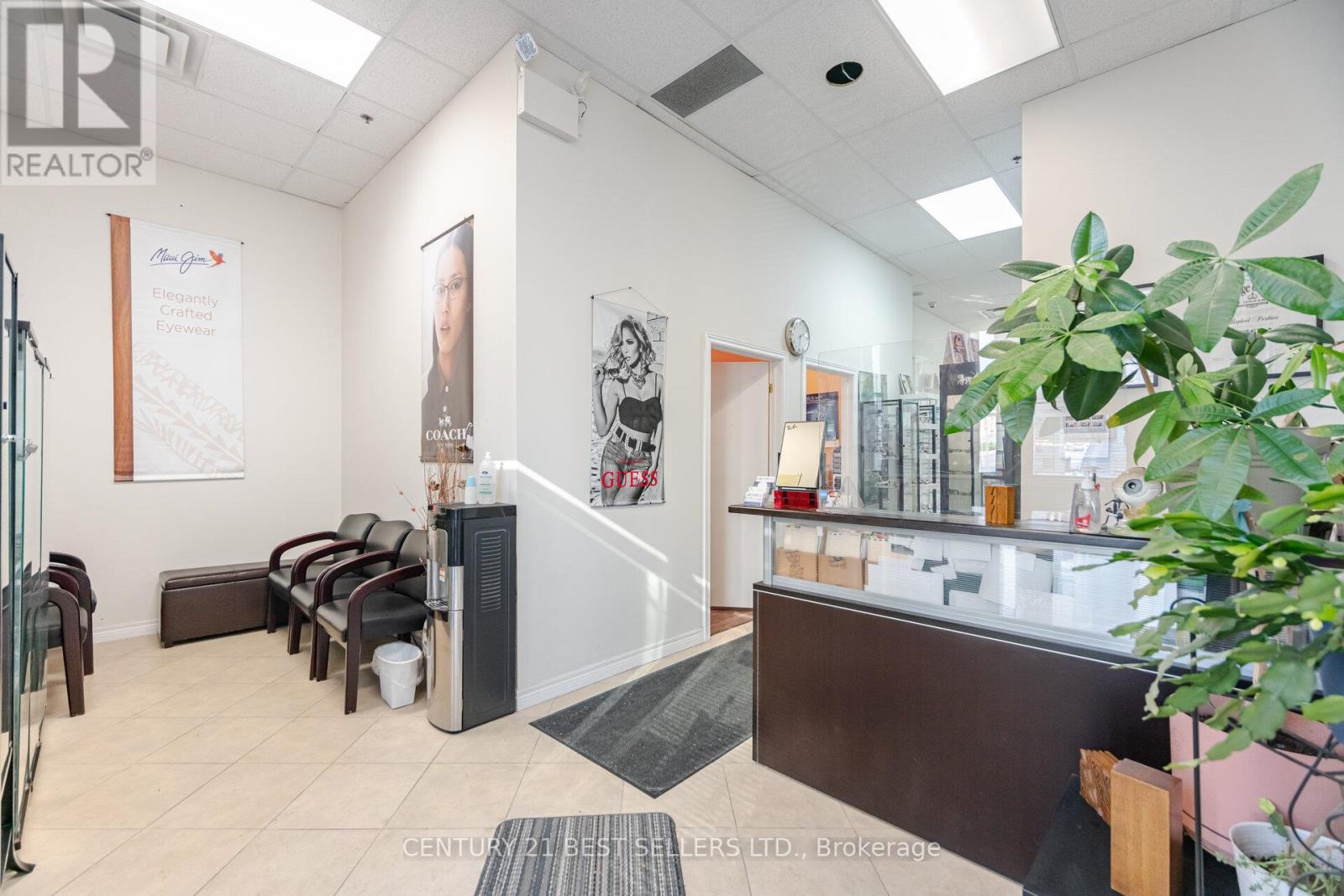 Property at 111 - 1585 MARKHAM ROAD image 4