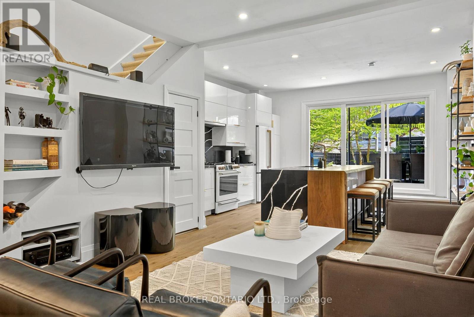 143 Parkmount Road, Toronto, Ontario  M4J 4V3 - Photo 11 - E12200316