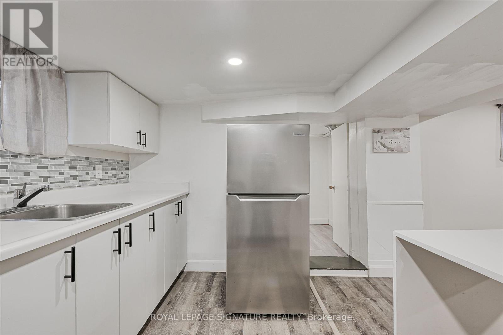 58 Livingstone Avenue, Toronto, Ontario  M6E 2L8 - Photo 33 - W12205012