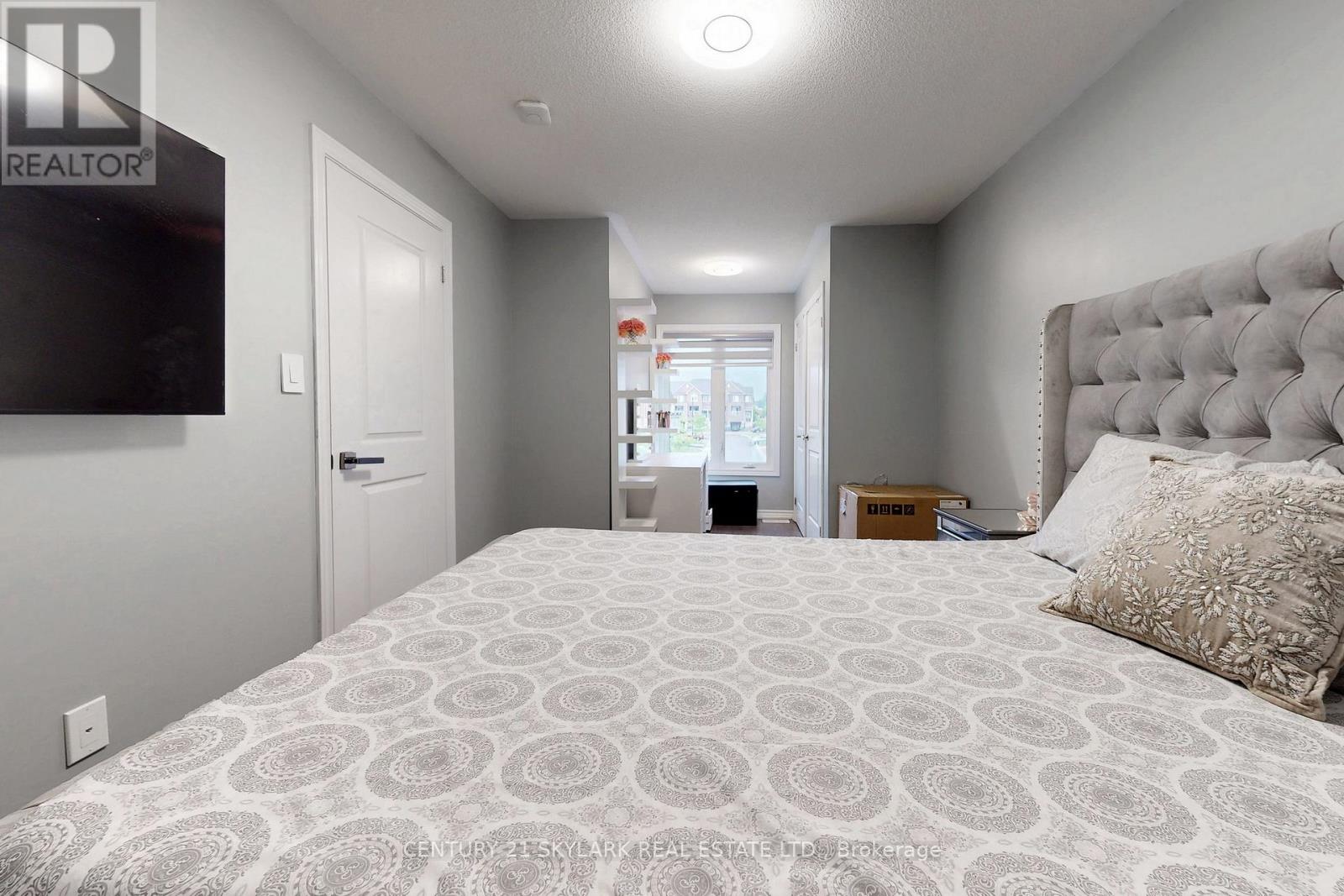 12 Savino Drive W, Brampton, Ontario  L6Z 0J5 - Photo 21 - W12213350