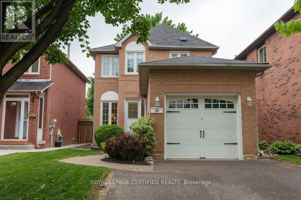 38 Banner Road, Brampton, Ontario  L6X 4K8 - Photo 2 - W12211111