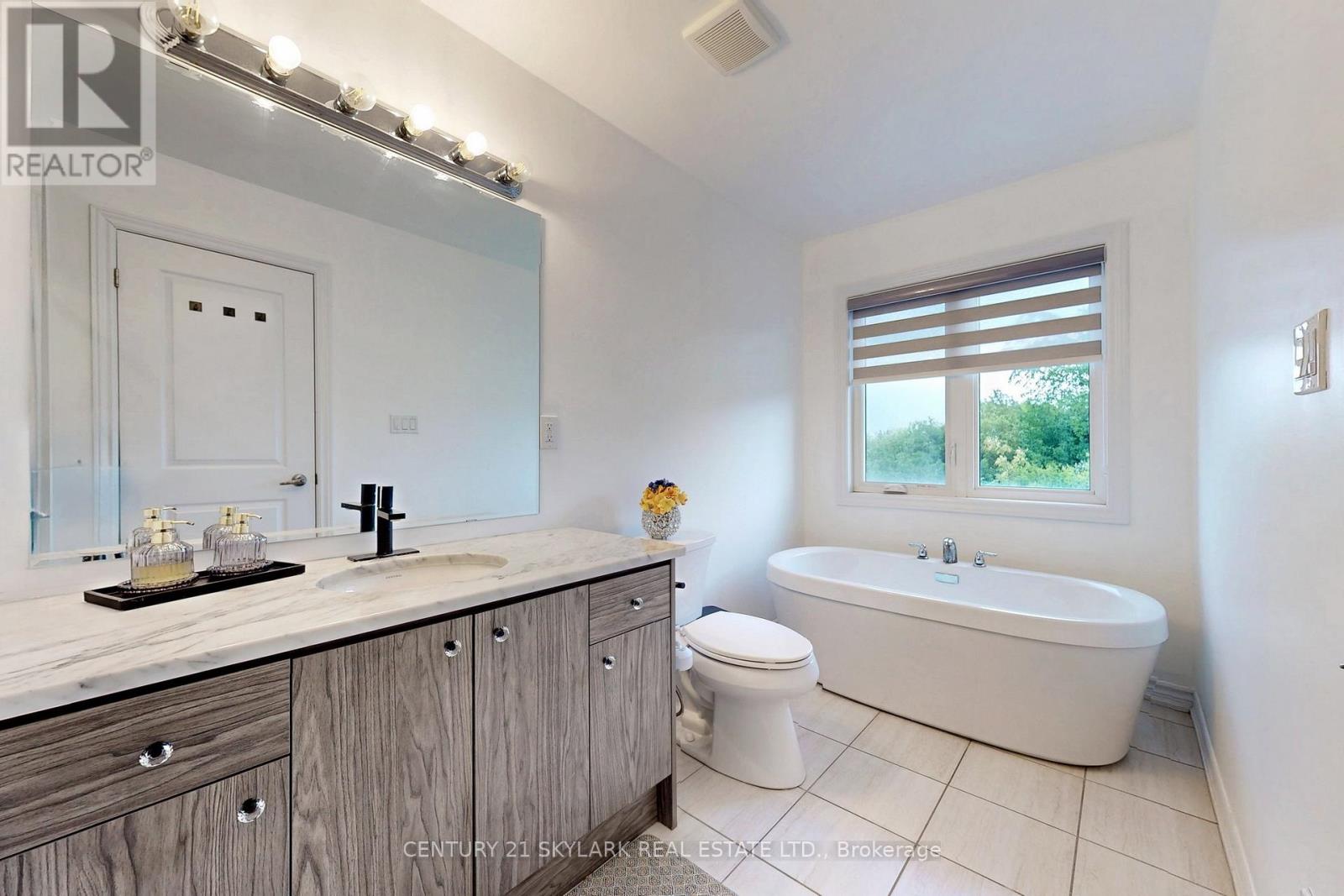 12 Savino Drive W, Brampton, Ontario  L6Z 0J5 - Photo 18 - W12213350