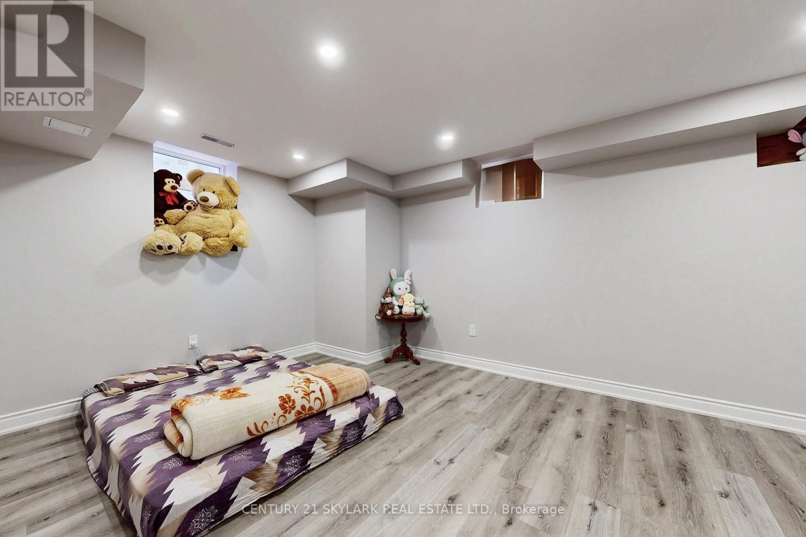 12 Savino Drive W, Brampton, Ontario  L6Z 0J5 - Photo 28 - W12213350