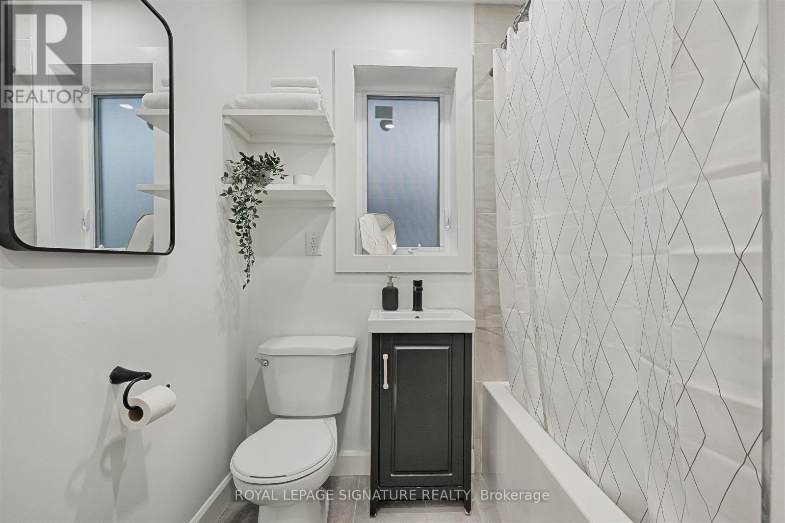 58 Livingstone Avenue, Toronto, Ontario  M6E 2L8 - Photo 21 - W12205012