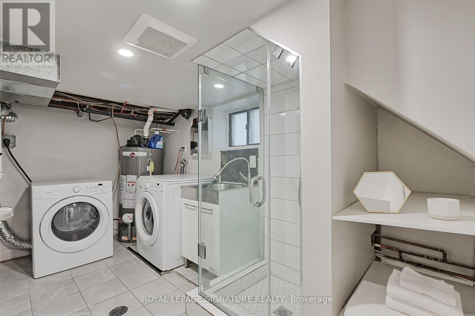 58 Livingstone Avenue, Toronto, Ontario  M6E 2L8 - Photo 23 - W12205012