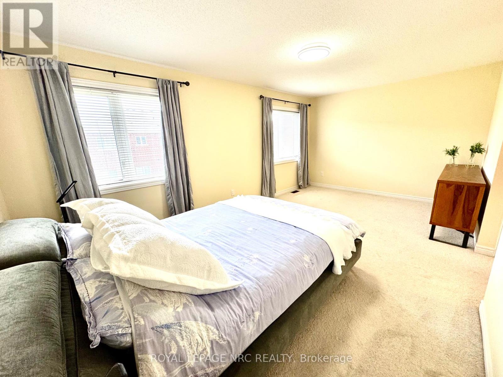 45 Sparkle Drive, Thorold, Ontario  L0S 1A0 - Photo 13 - X12216994