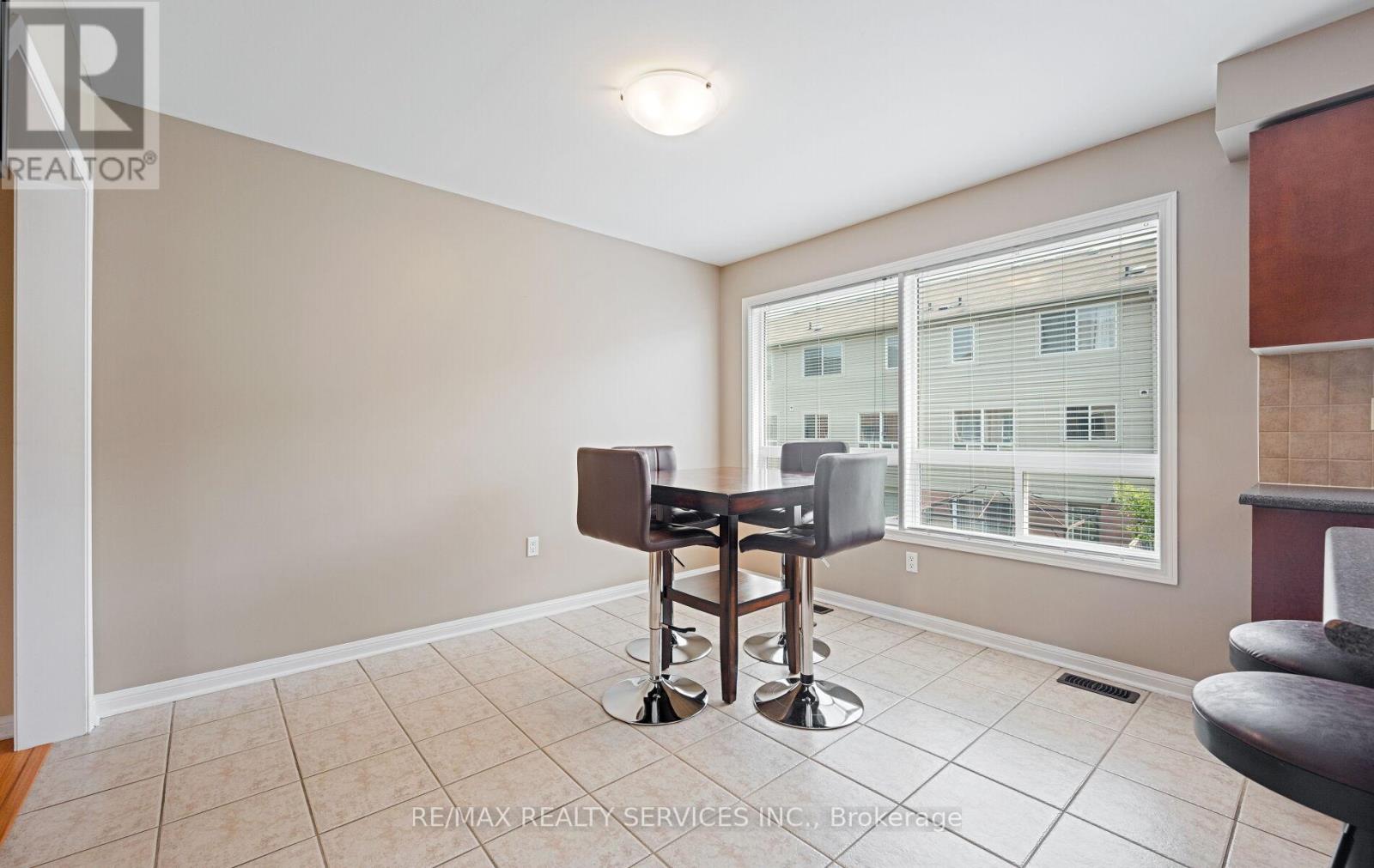 69 Decker Hollow Circle, Brampton (Credit Valley), Ontario  L6X 0L5 - Photo 17 - W12215482