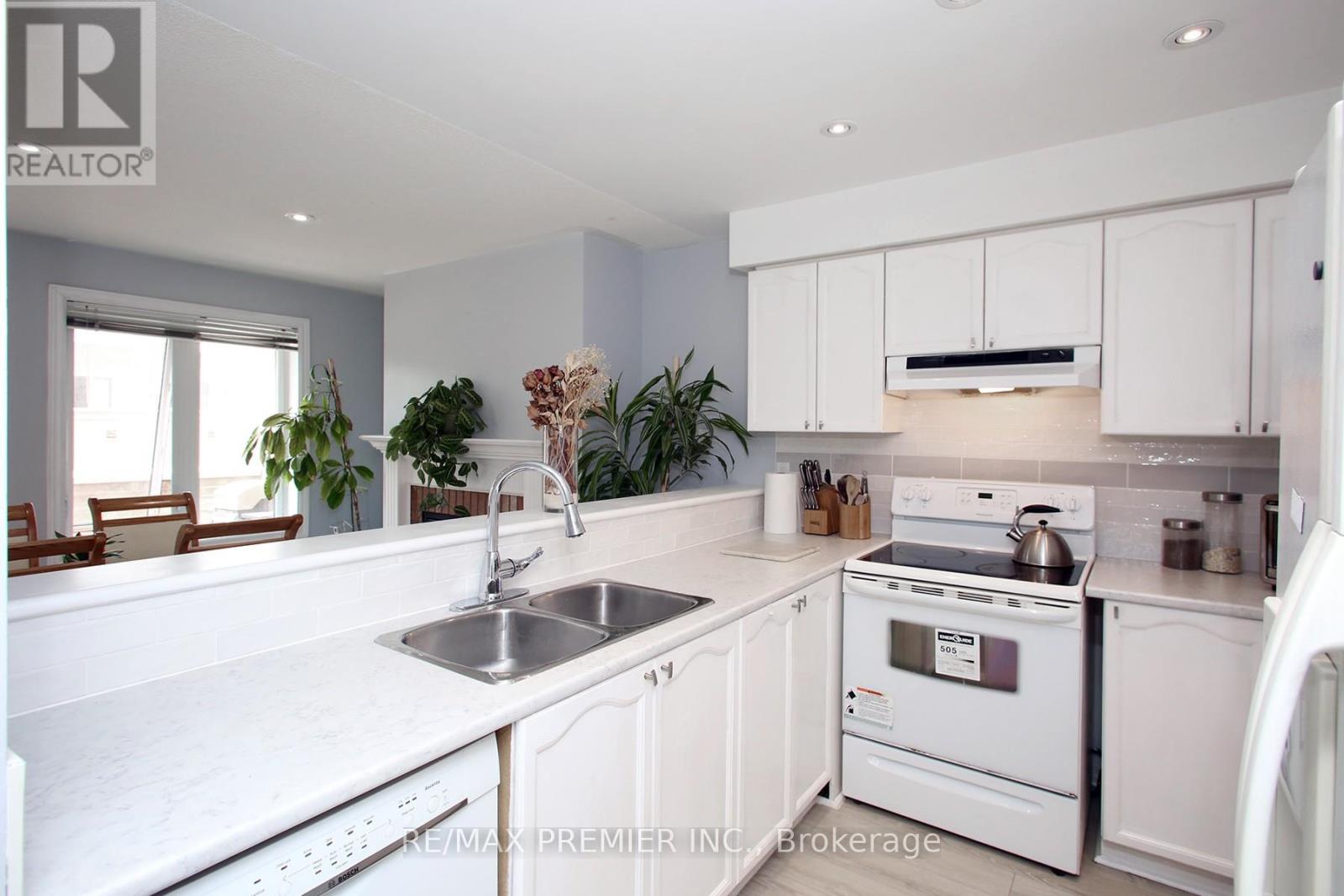 37 - 45 Bristol Road E, Mississauga (Hurontario), Ontario  L4Z 3P5 - Photo 12 - W12215761