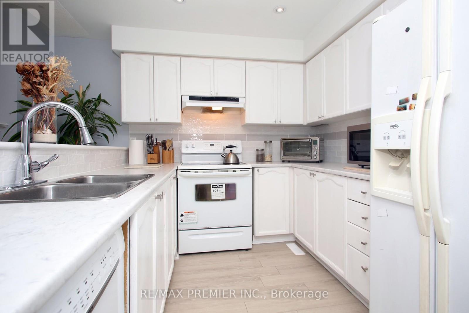37 - 45 Bristol Road E, Mississauga (Hurontario), Ontario  L4Z 3P5 - Photo 10 - W12215761
