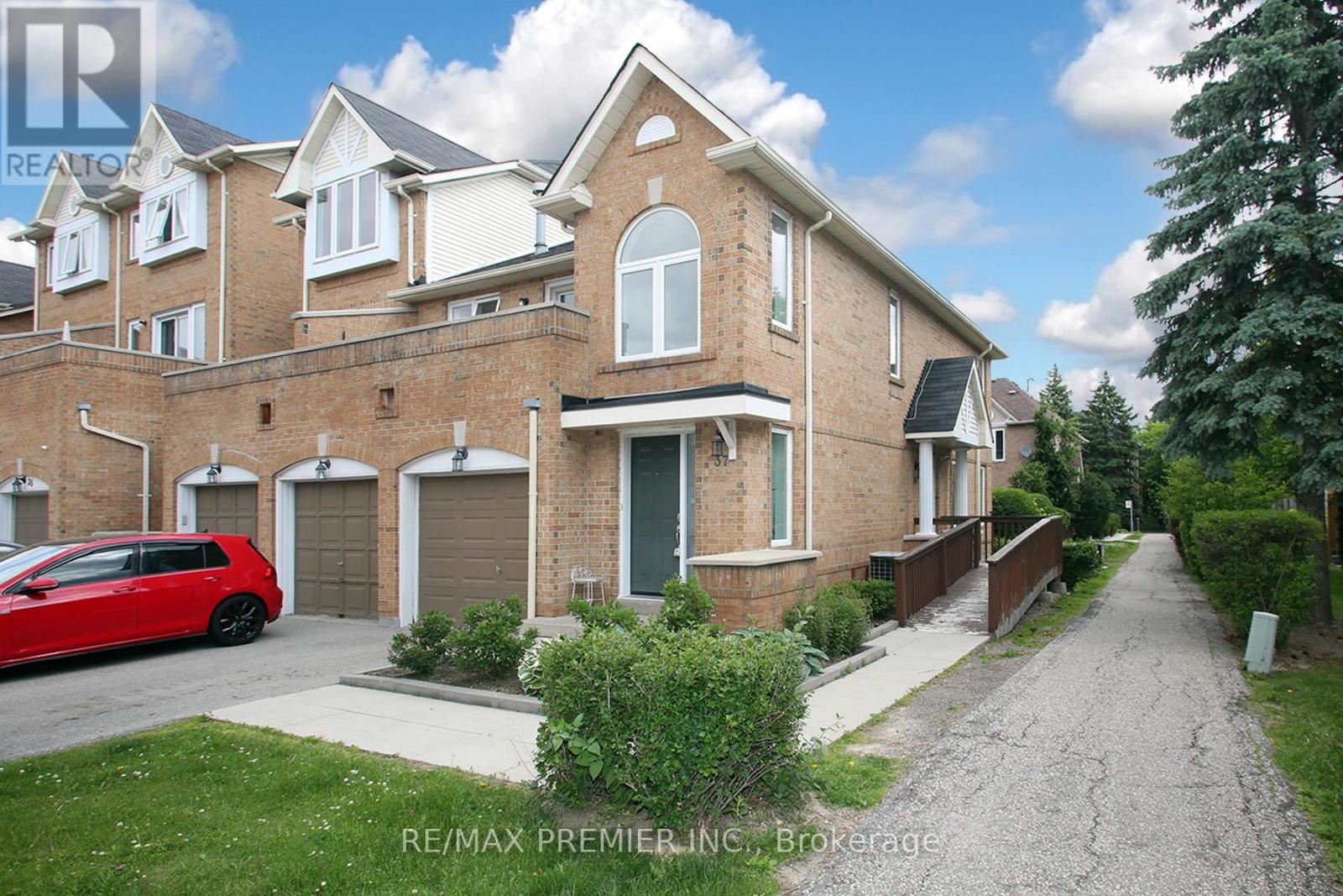 37 - 45 Bristol Road E, Mississauga (Hurontario), Ontario  L4Z 3P5 - Photo 3 - W12215761