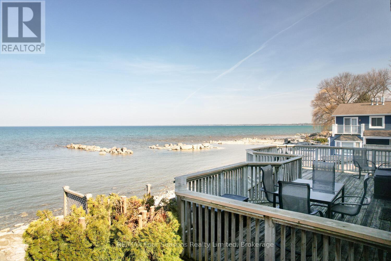 46 William Avenue, Wasaga Beach, Ontario  L9Z 2X3 - Photo 10 - S12216992