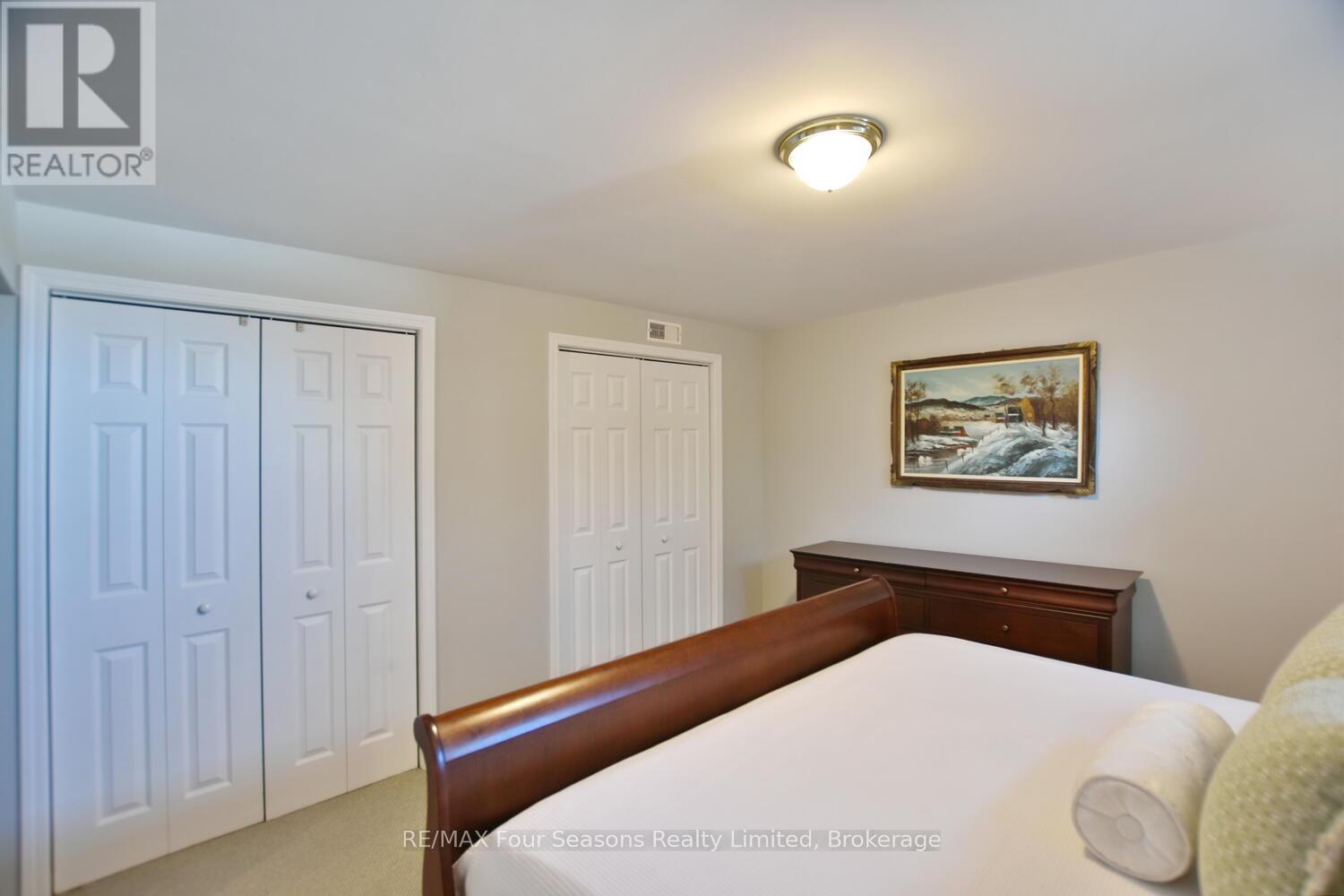46 William Avenue, Wasaga Beach, Ontario  L9Z 2X3 - Photo 43 - S12216992