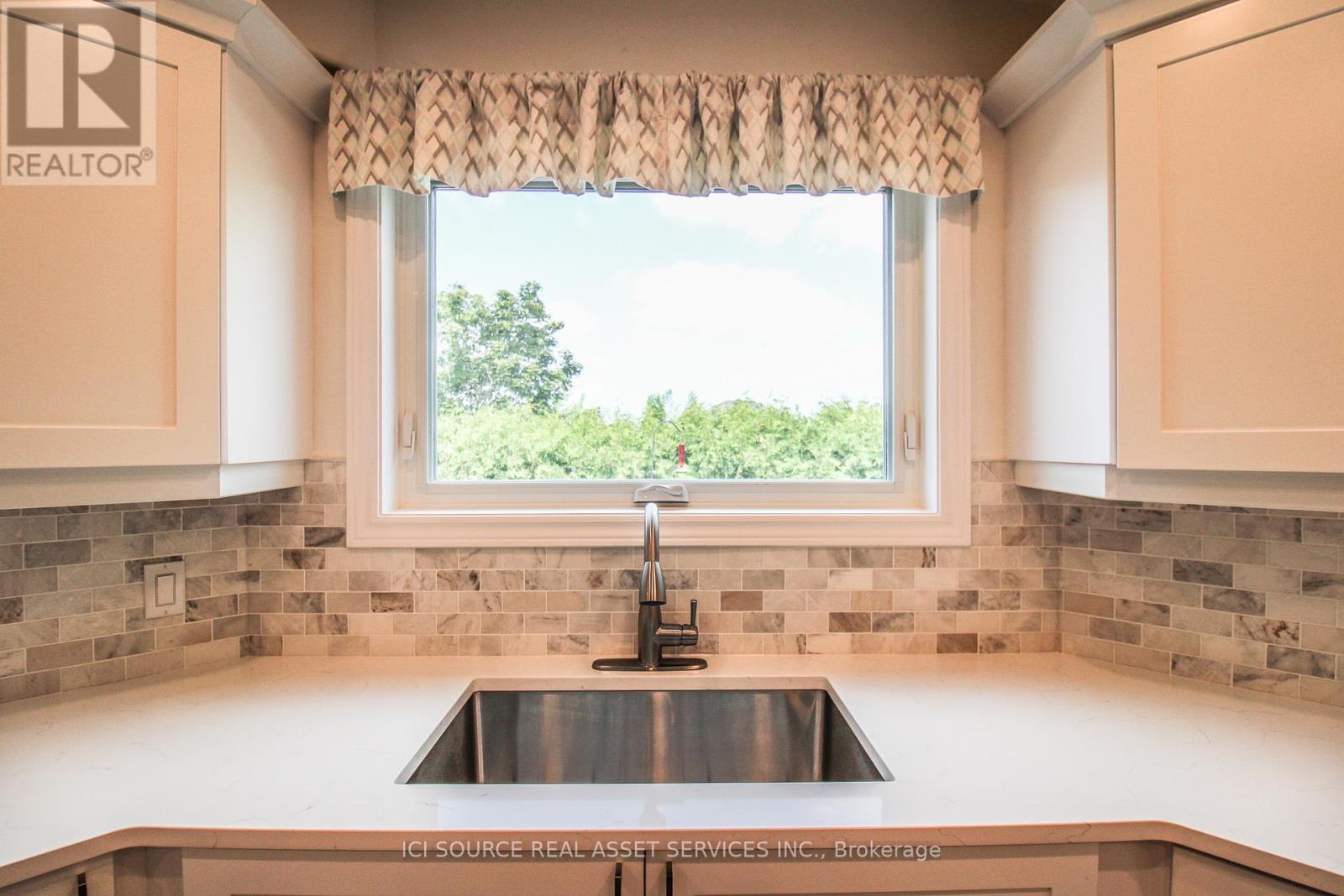 260 O'dette Road, Peterborough West, Ontario  K9K 2N8 - Photo 12 - X12216371