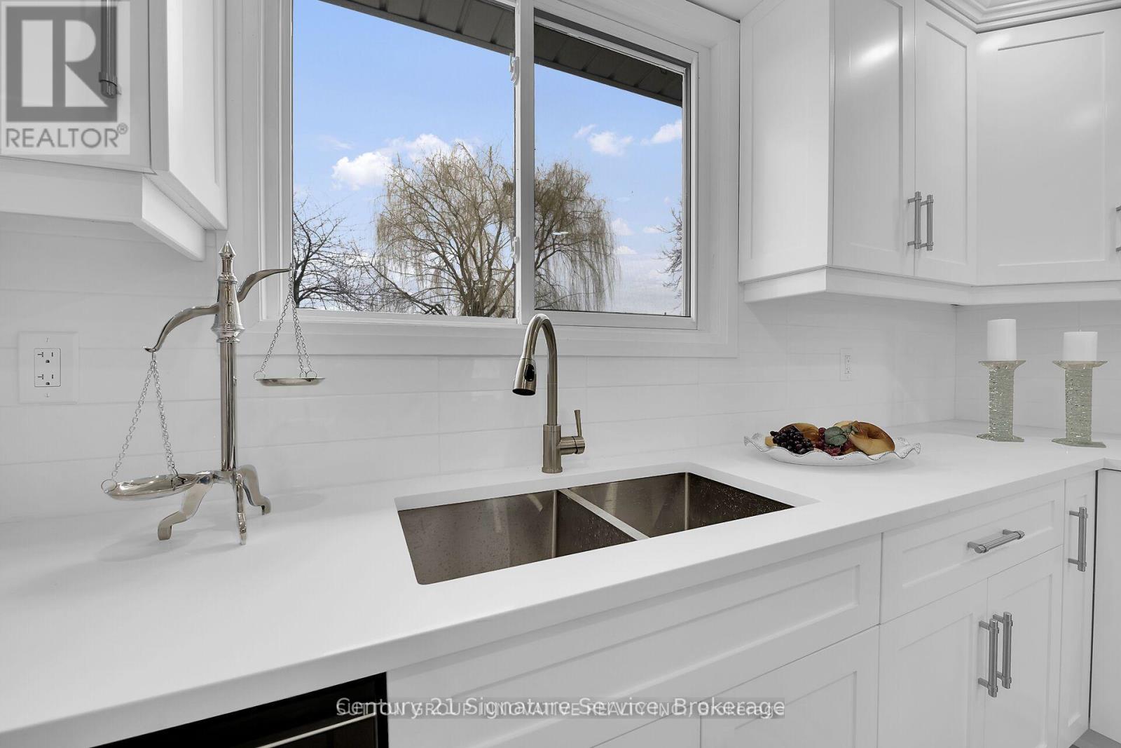 346 Pottruff Road N, Hamilton, Ontario  L8H 2M4 - Photo 7 - X12202093