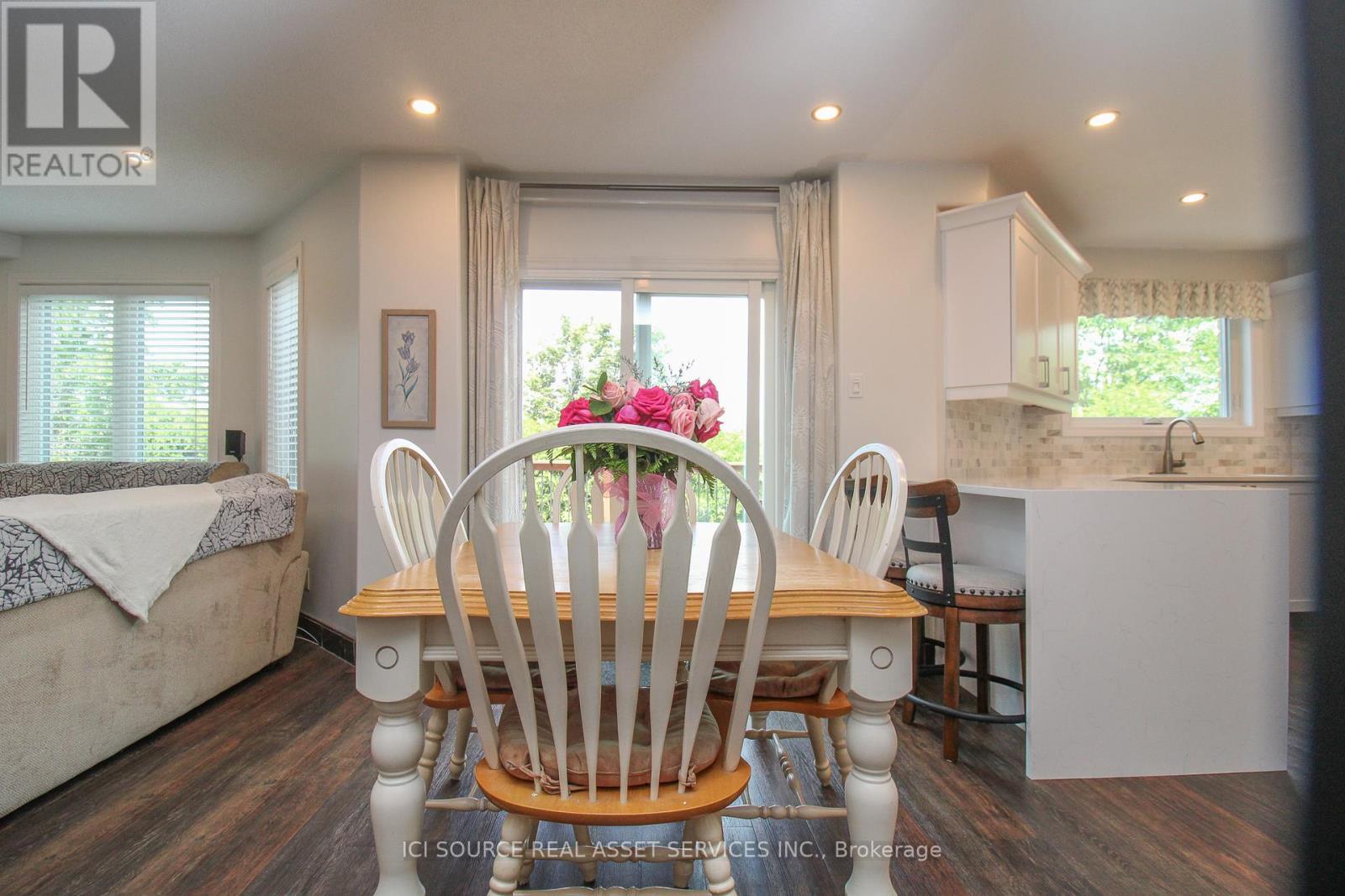 260 O'dette Road, Peterborough West, Ontario  K9K 2N8 - Photo 6 - X12216371
