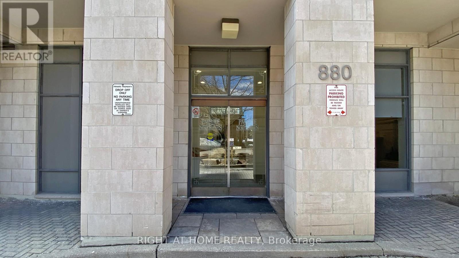 1509 - 880 Grandview Way, Toronto, Ontario  M2N 7B2 - Photo 4 - C12011940