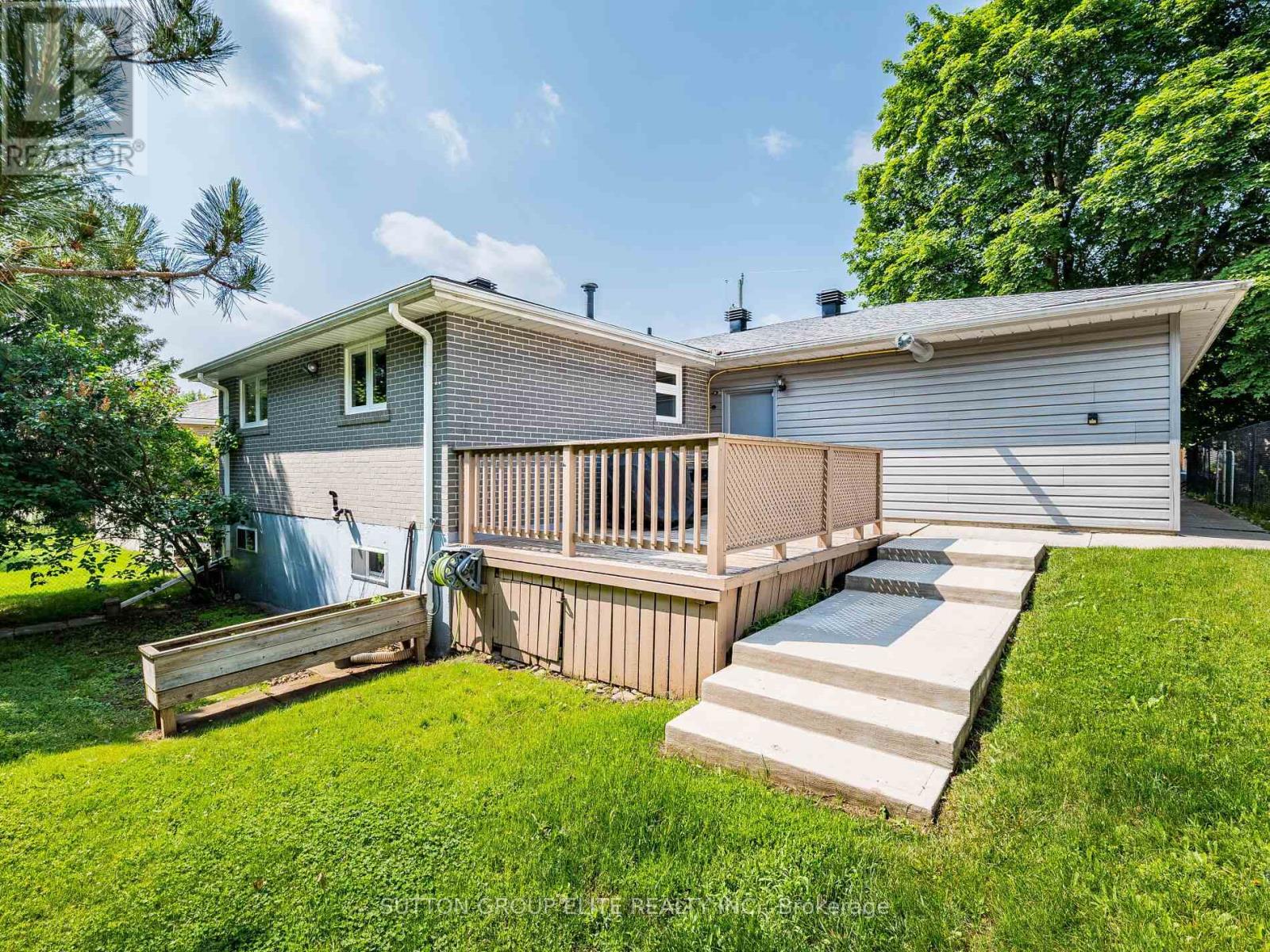 19 Joycelyn Crescent, Halton Hills, Ontario  L7G 2S5 - Photo 46 - W12130751