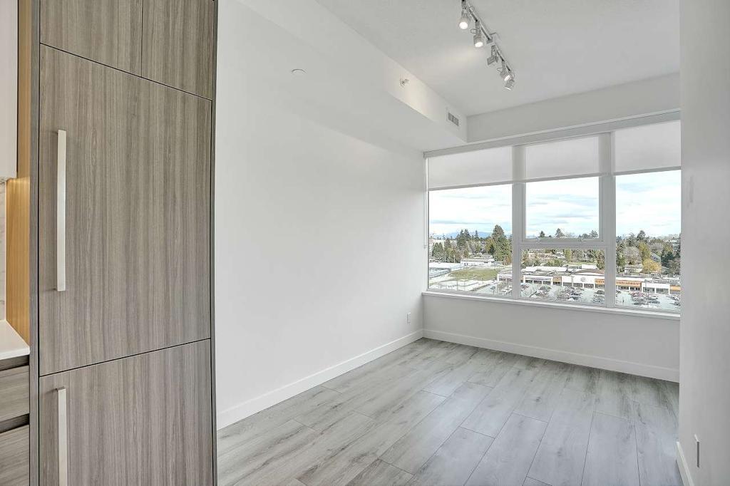 1202 10626 City Parkway, Surrey, British Columbia  V3T 0S3 - Photo 4 - R3013751