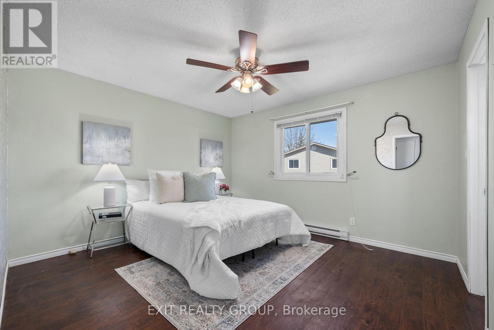 37 Glenn Drive, Quinte West, Ontario  K8V 6C7 - Photo 23 - X12216915