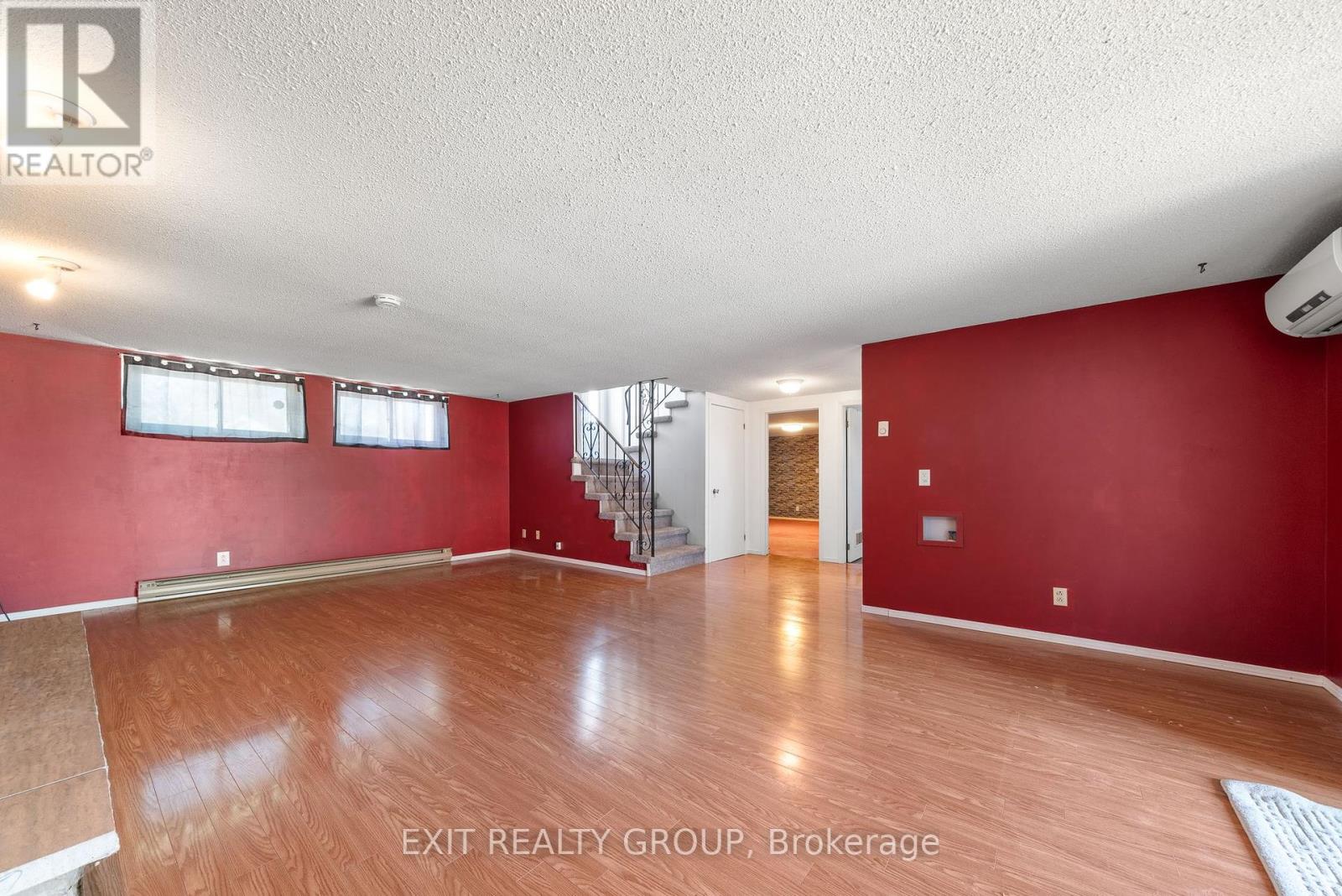 37 Glenn Drive, Quinte West, Ontario  K8V 6C7 - Photo 25 - X12216915