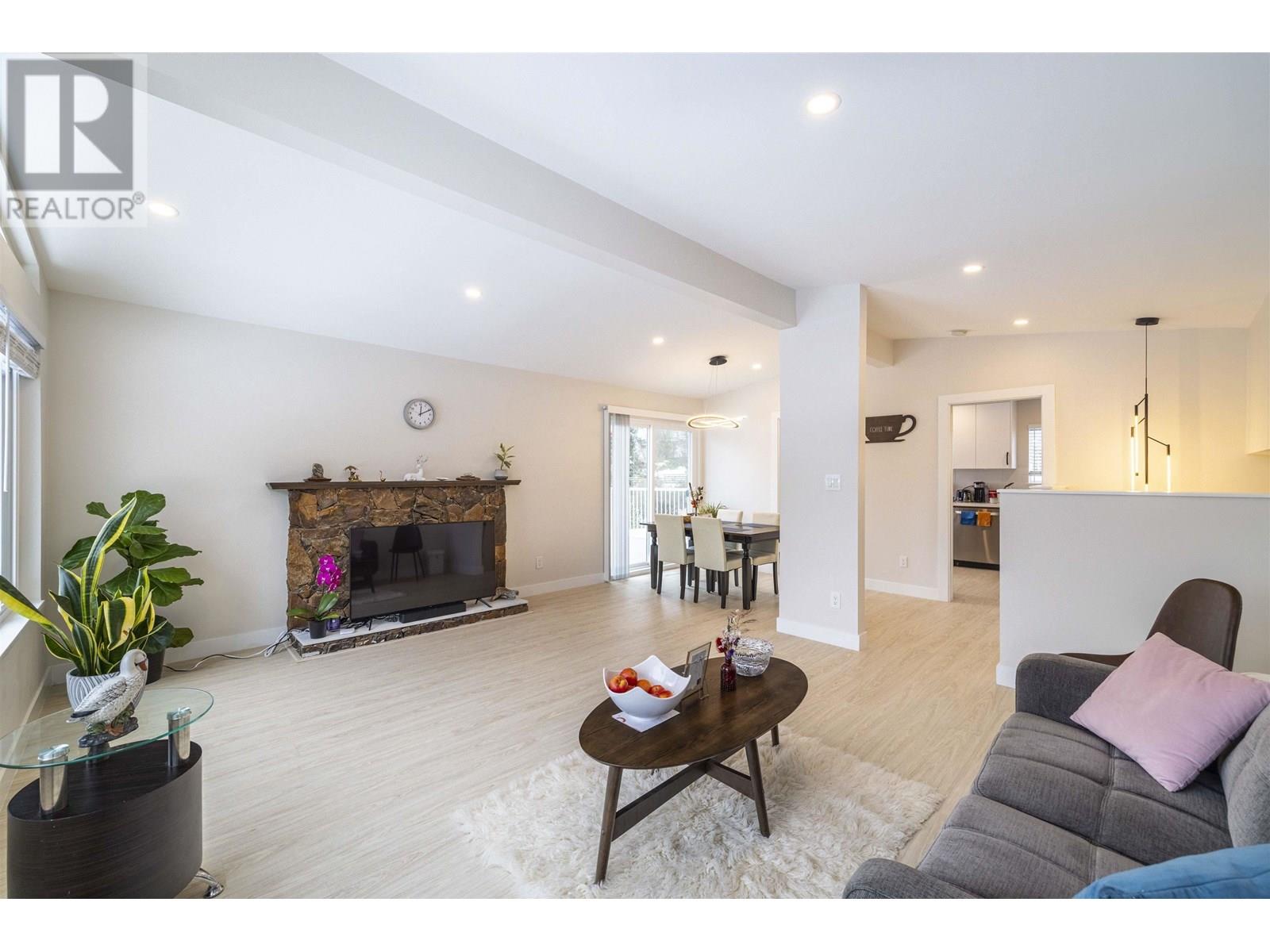 3345 Cardinal Drive, Burnaby, British Columbia  V5A 2T7 - Photo 5 - R3014690